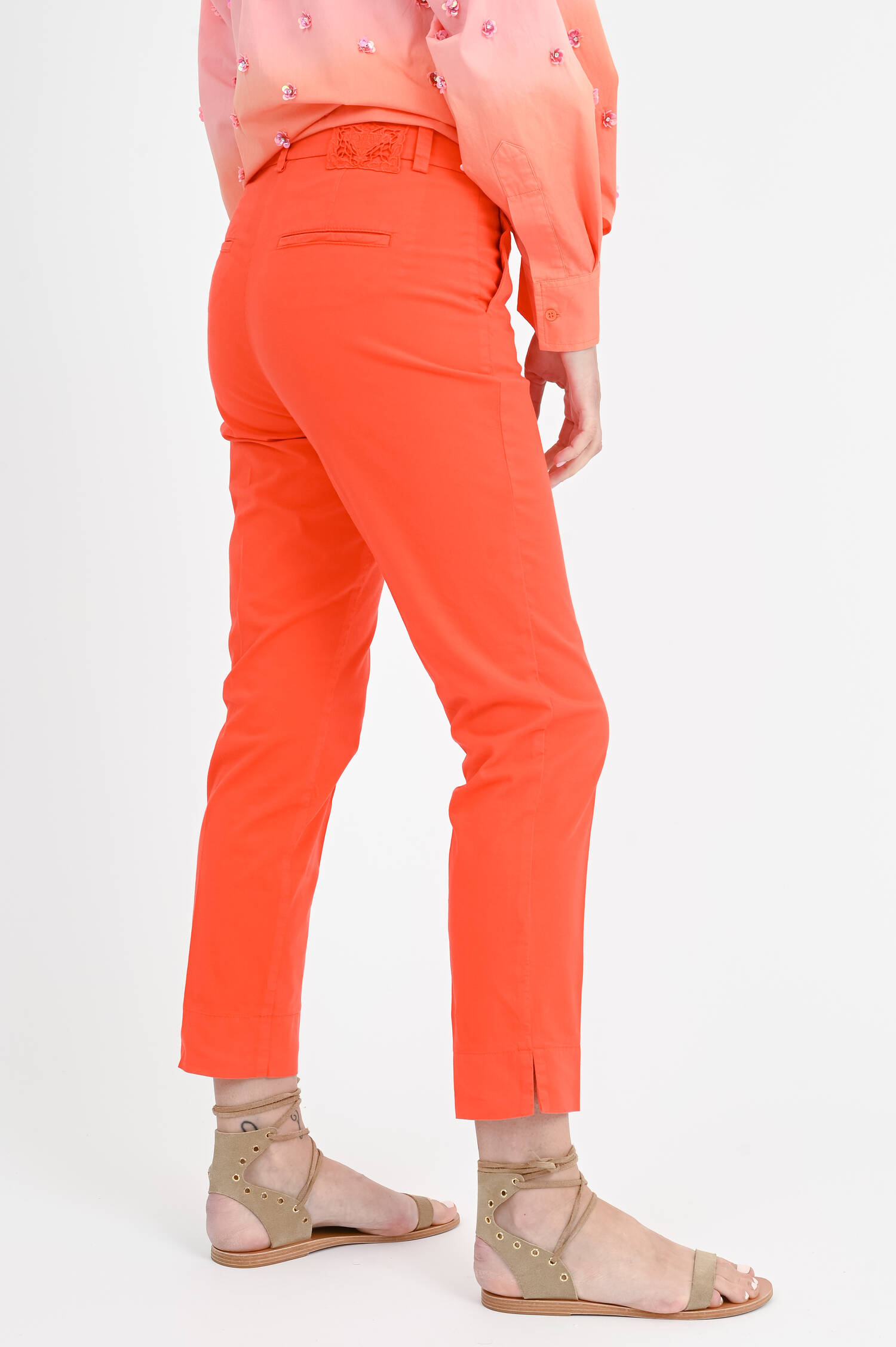  Chino STELLA in Volcano Red