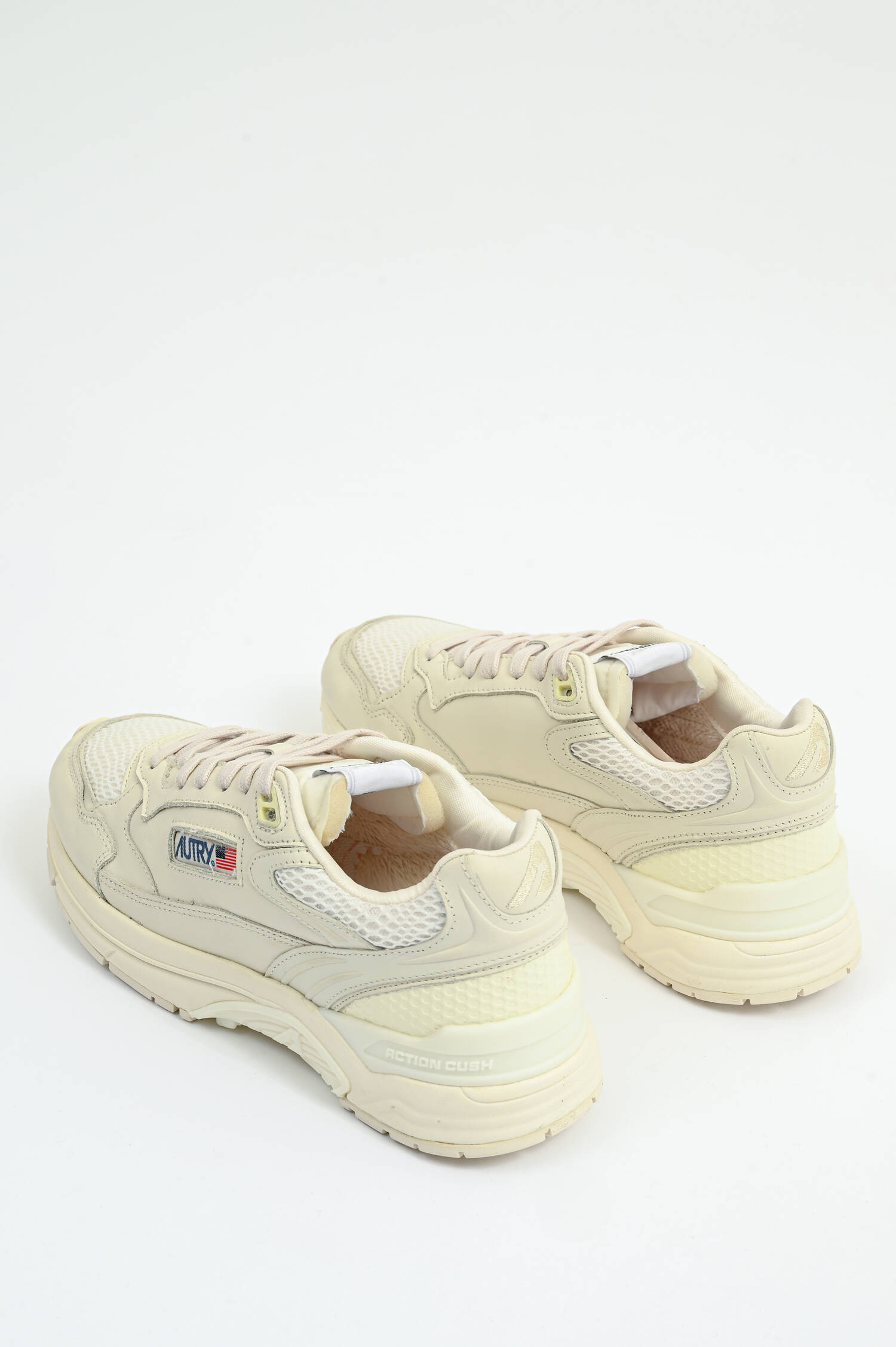 Sneaker HYPERWAY LOW in Creme/Off White