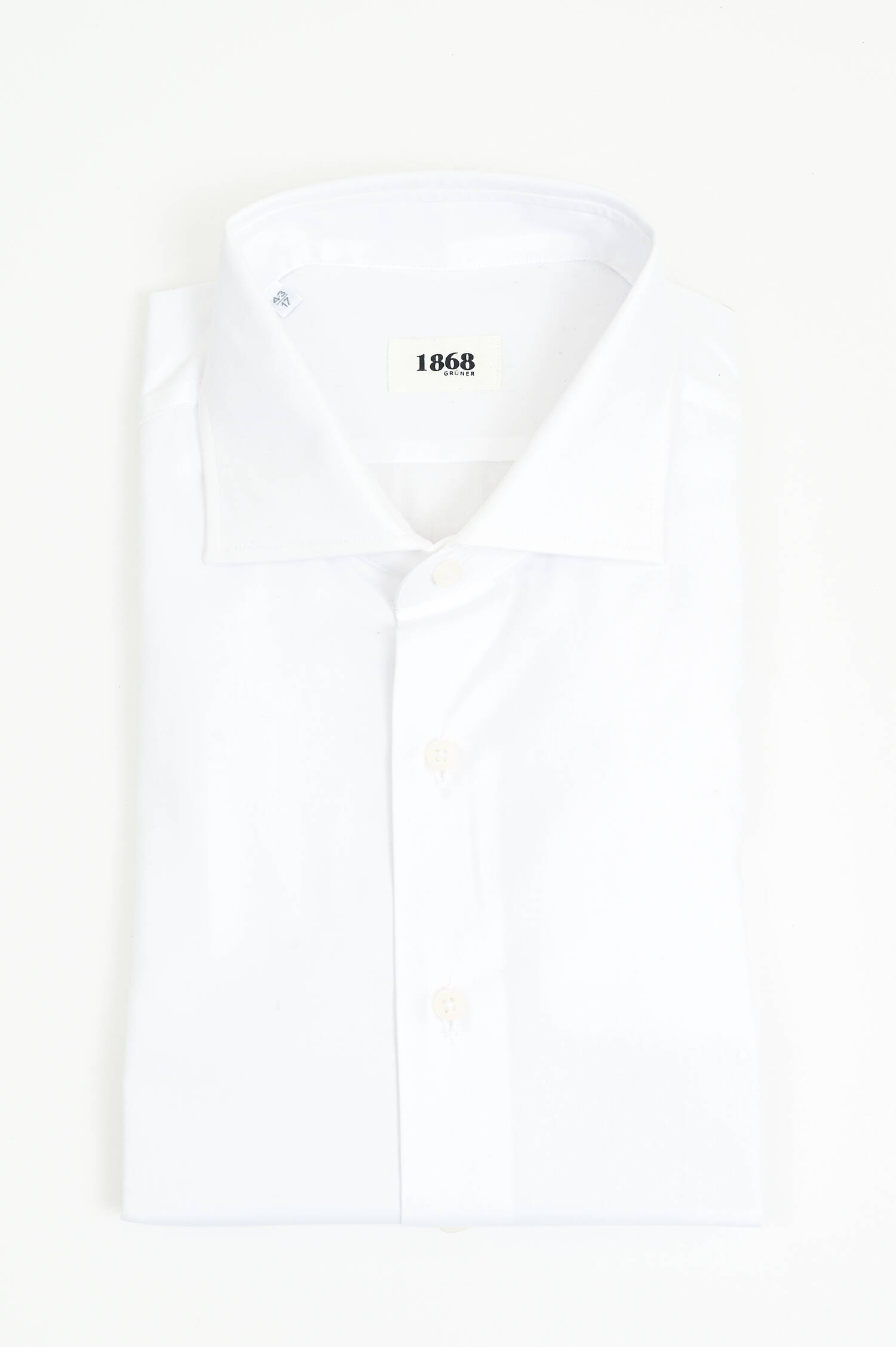 Baumwollhemd mit Haifischkragen in Wiß Baumwollhemd mit Haifischkragen in Wiß