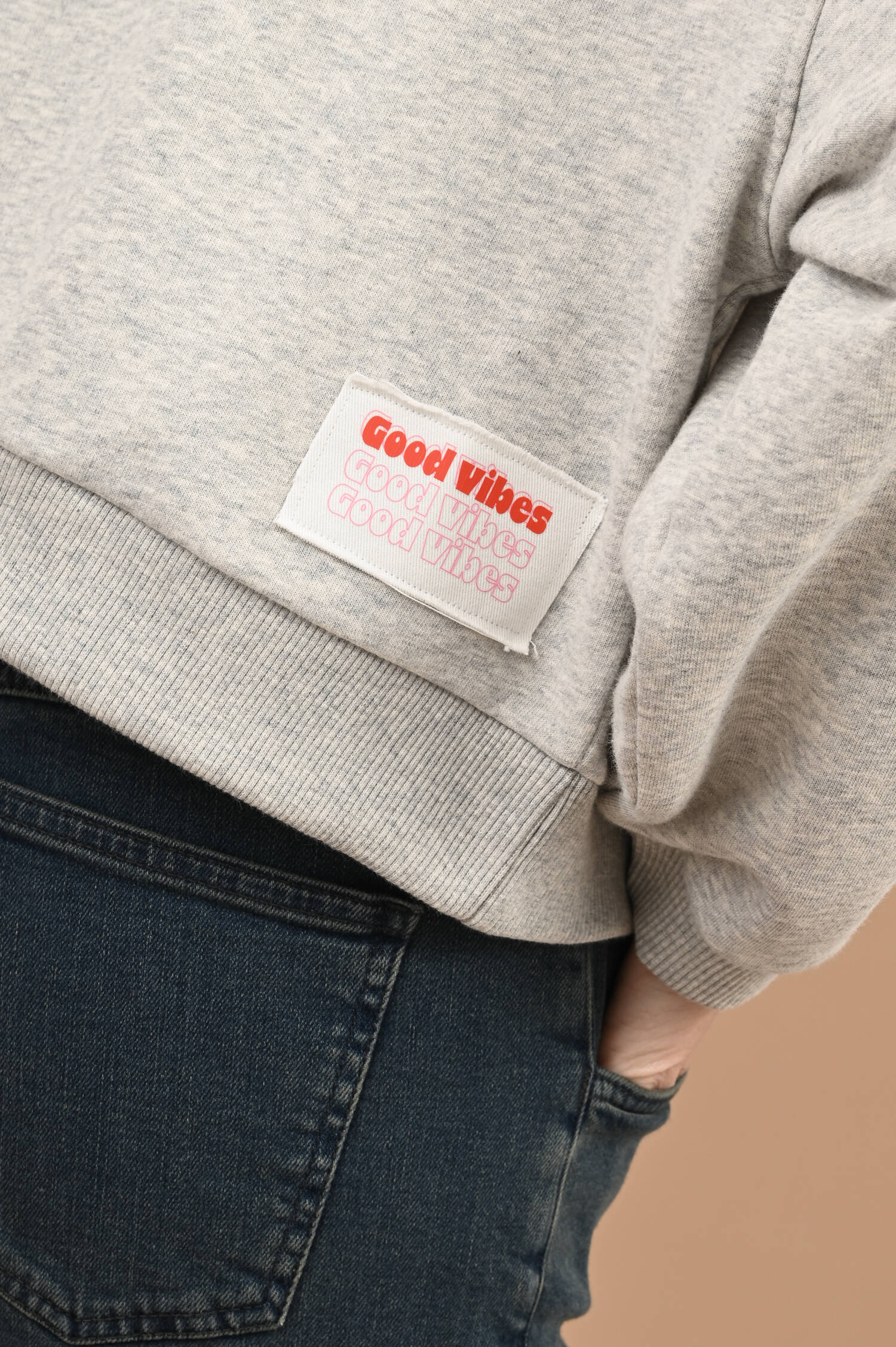 Kapuzenjacke mit Herz Aufstick in Grau