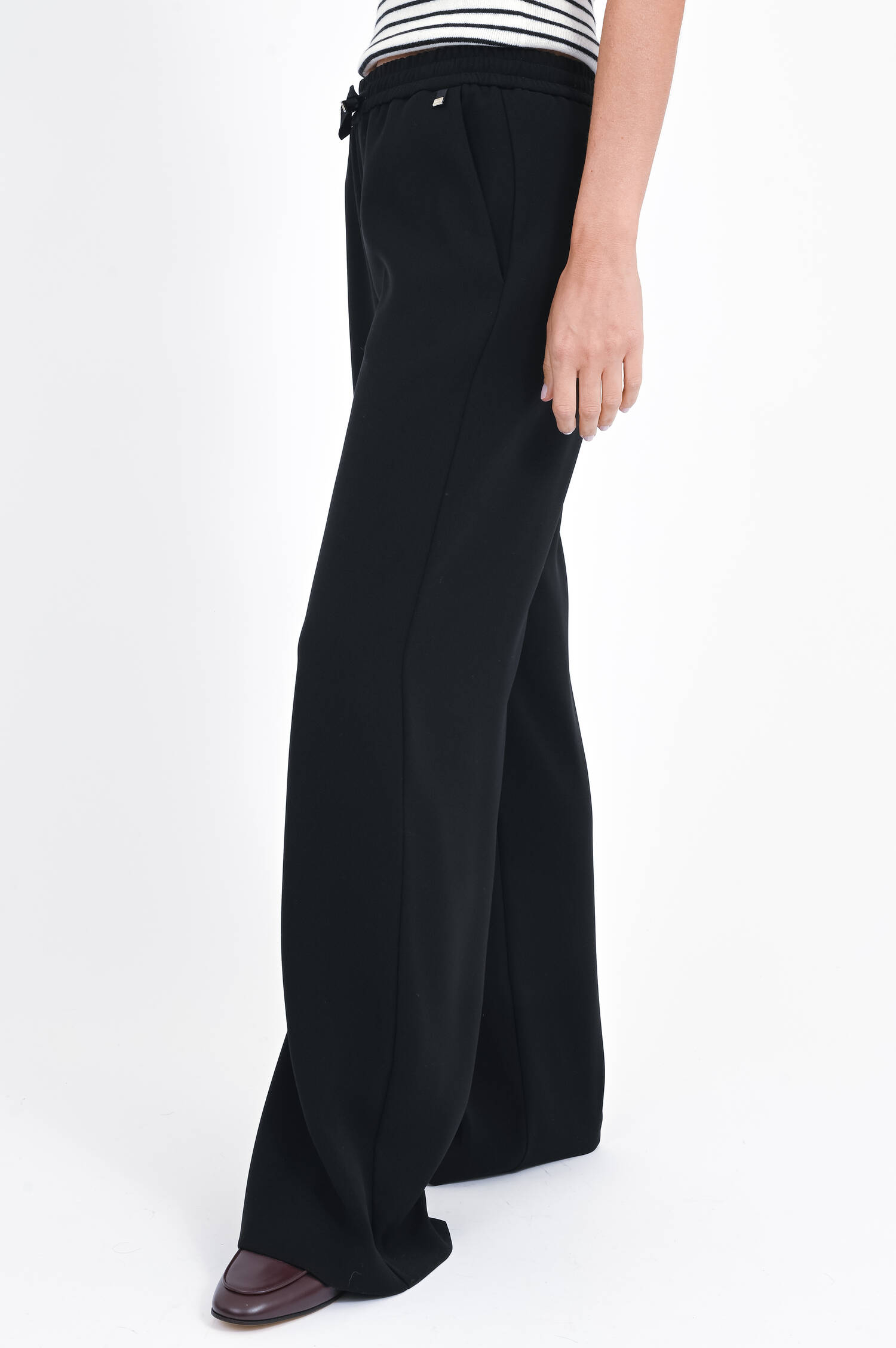 Straight-Leg-Hose in Schwarz Straight-Leg-Hose in Schwarz