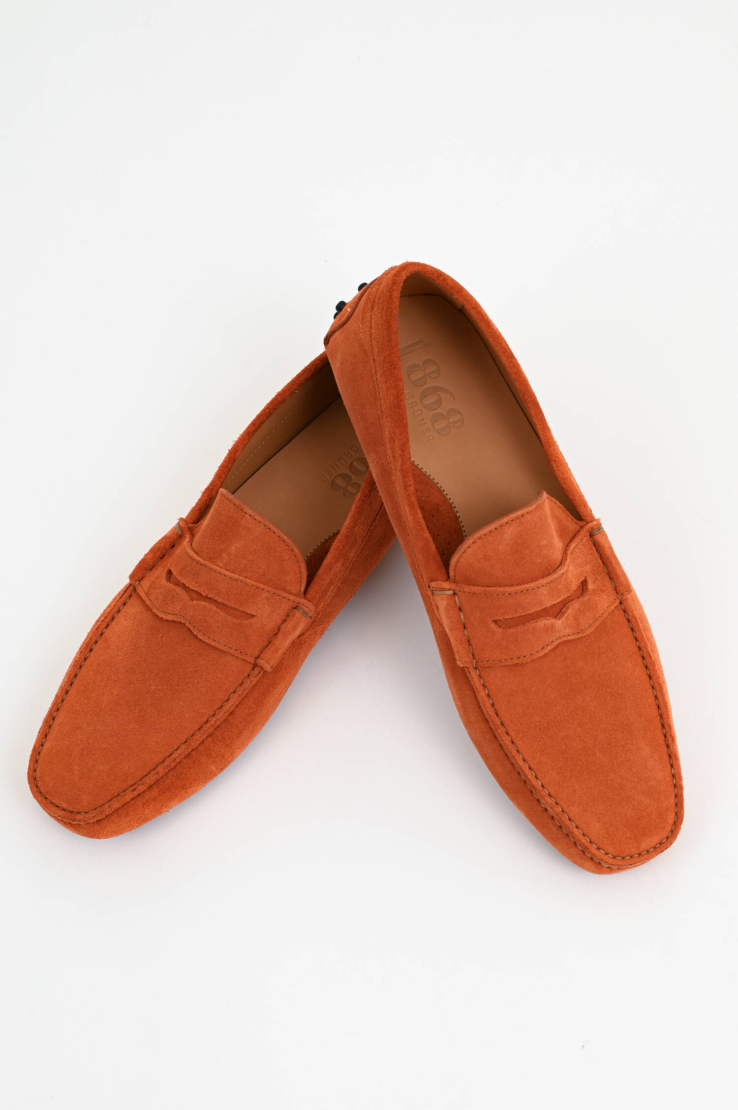 Mokassins aus Veloursleder in Burnt Orange Mokassins aus Veloursleder in Burnt Orange