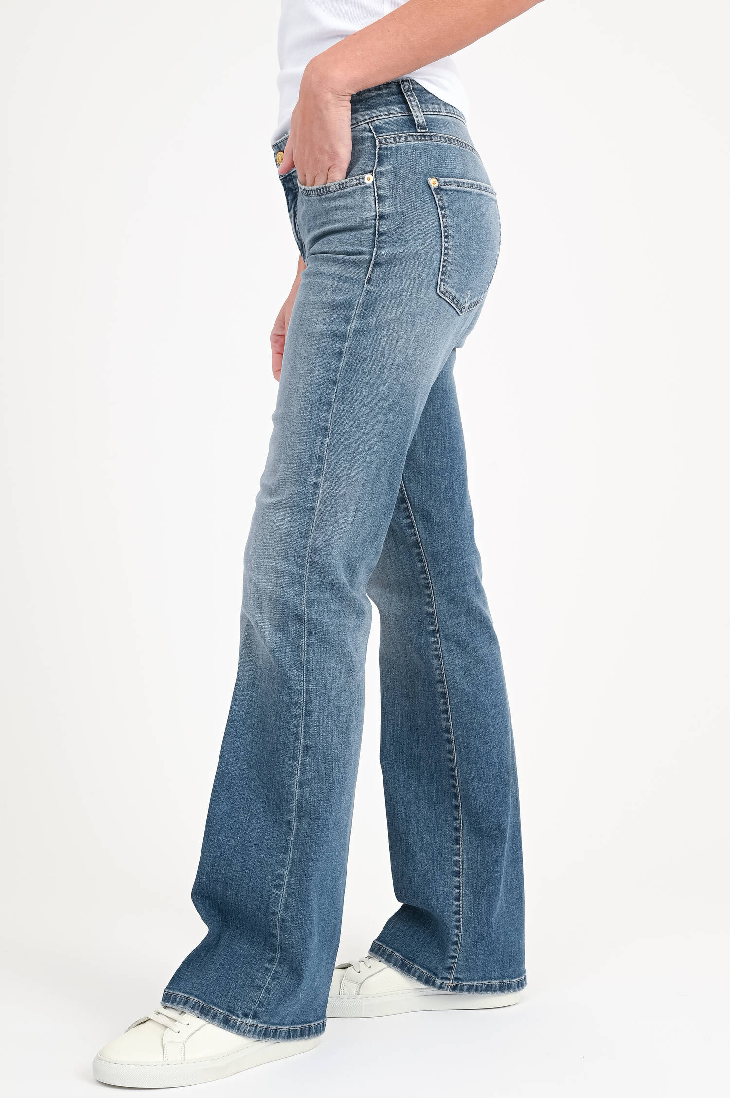 Flared Jeans PARIS in Mittelblau Flared Jeans PARIS in Mittelblau