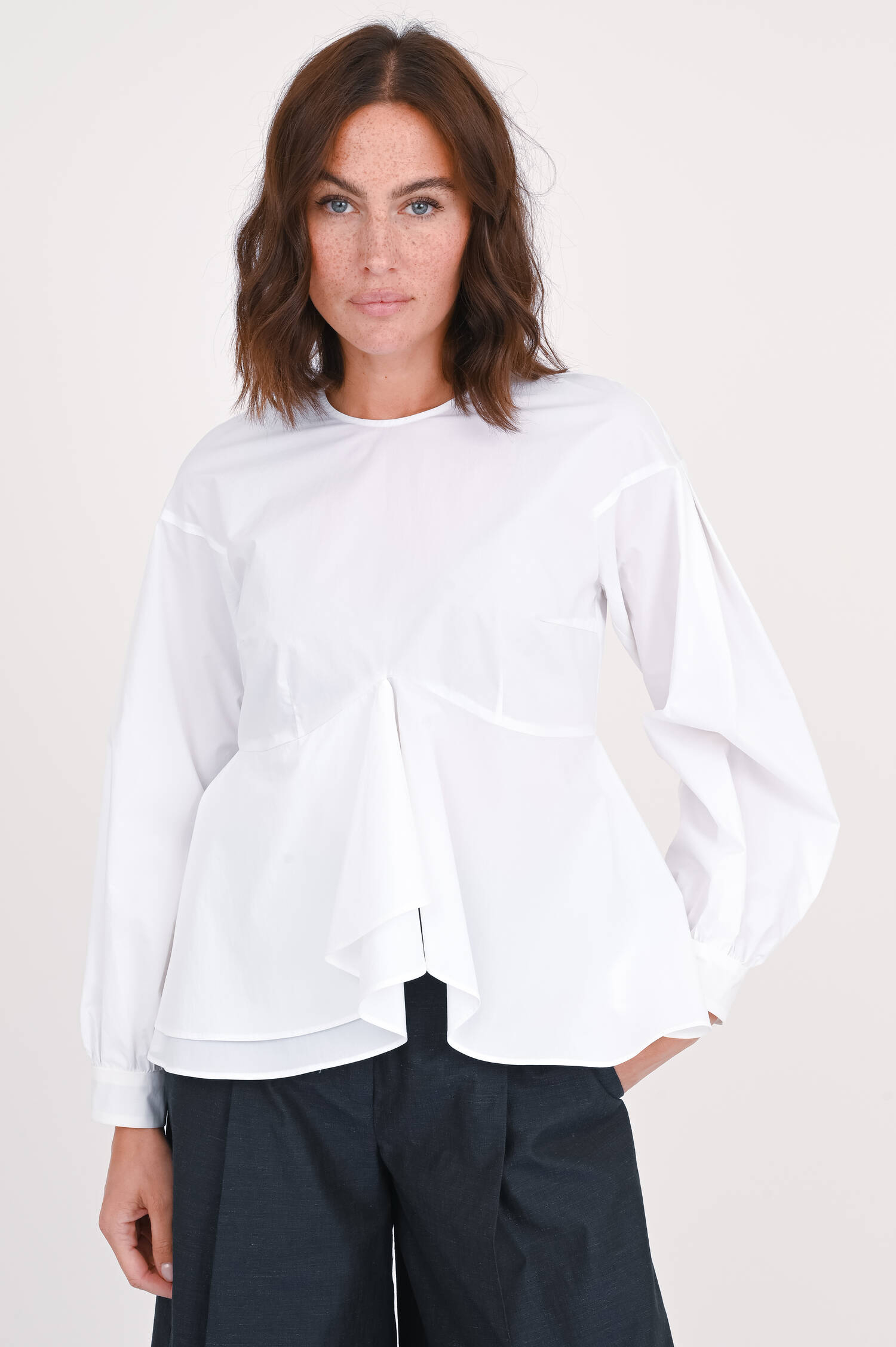 Bluse mit Rüschen in Weiß