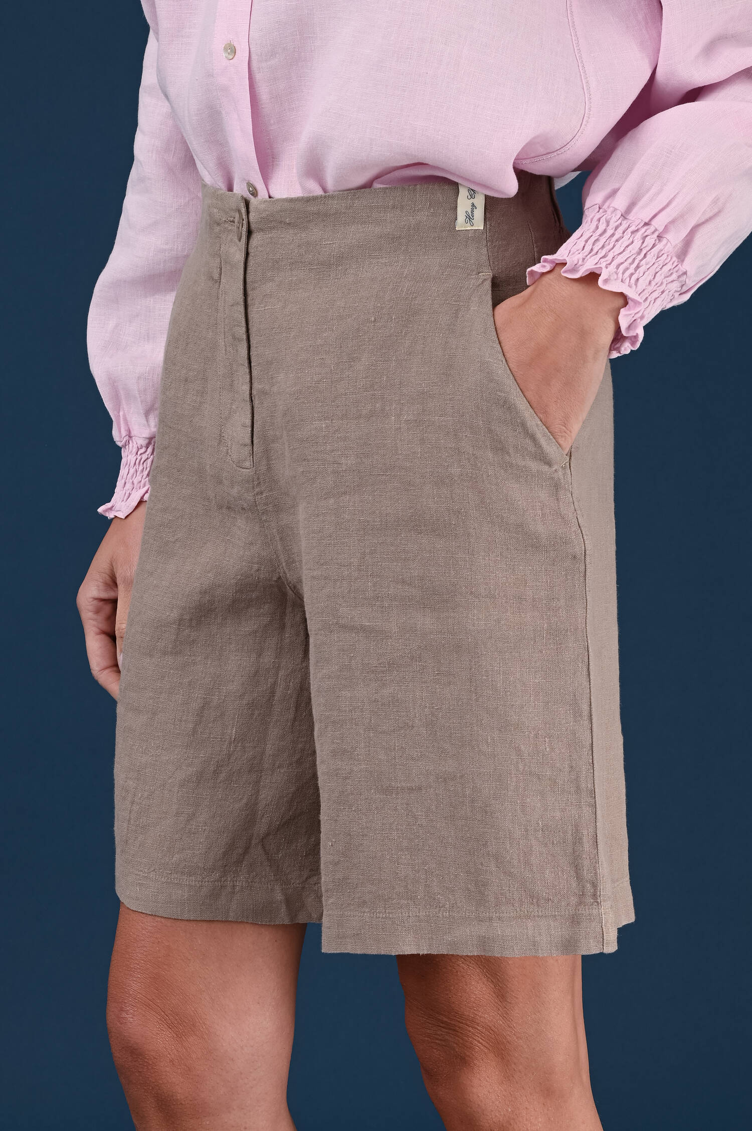 Leinenshorts in Terrabraun