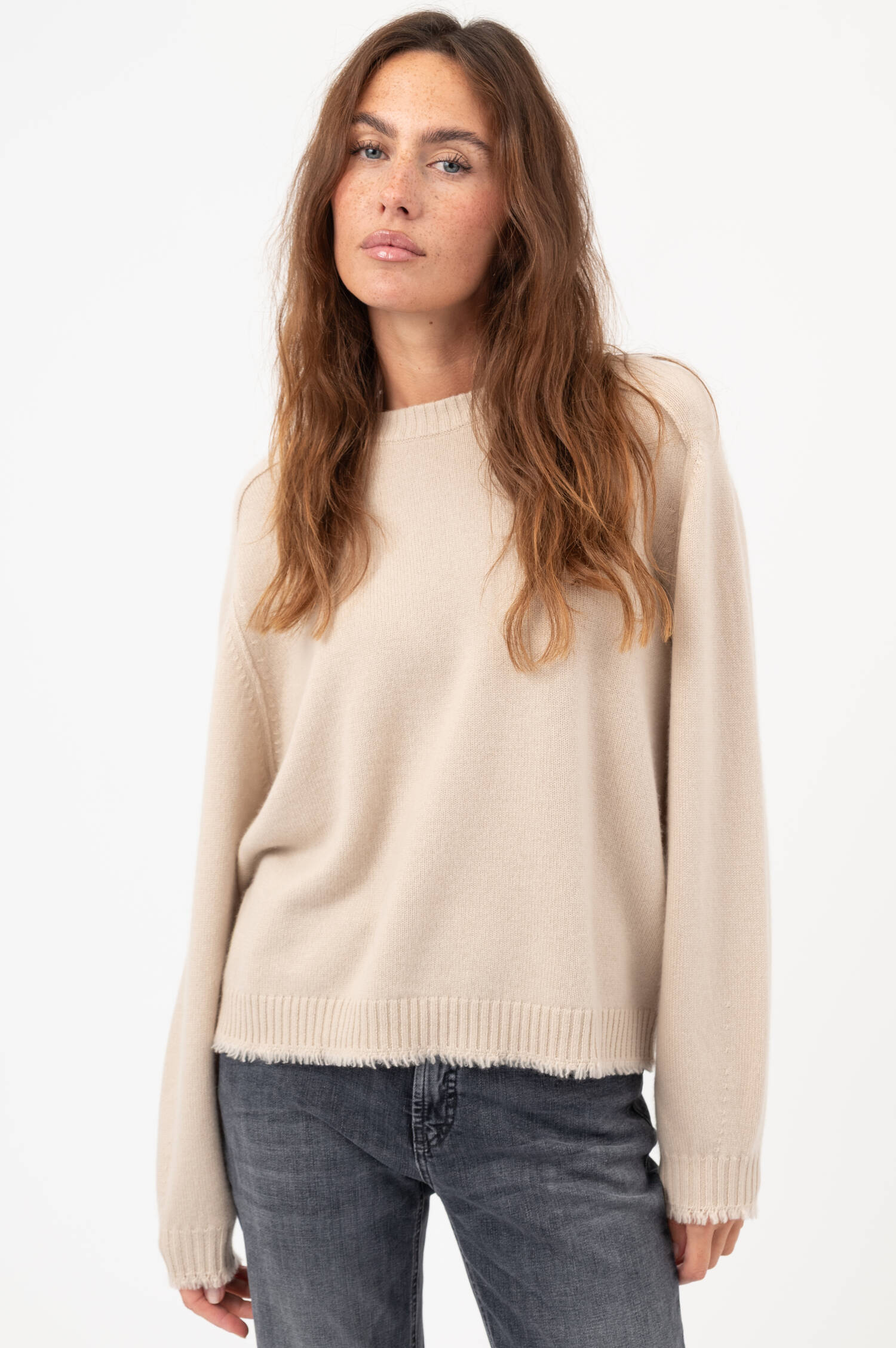 Cashmere-Pullover mit Fransen in Beige Cashmere-Pullover mit Fransen in Beige
