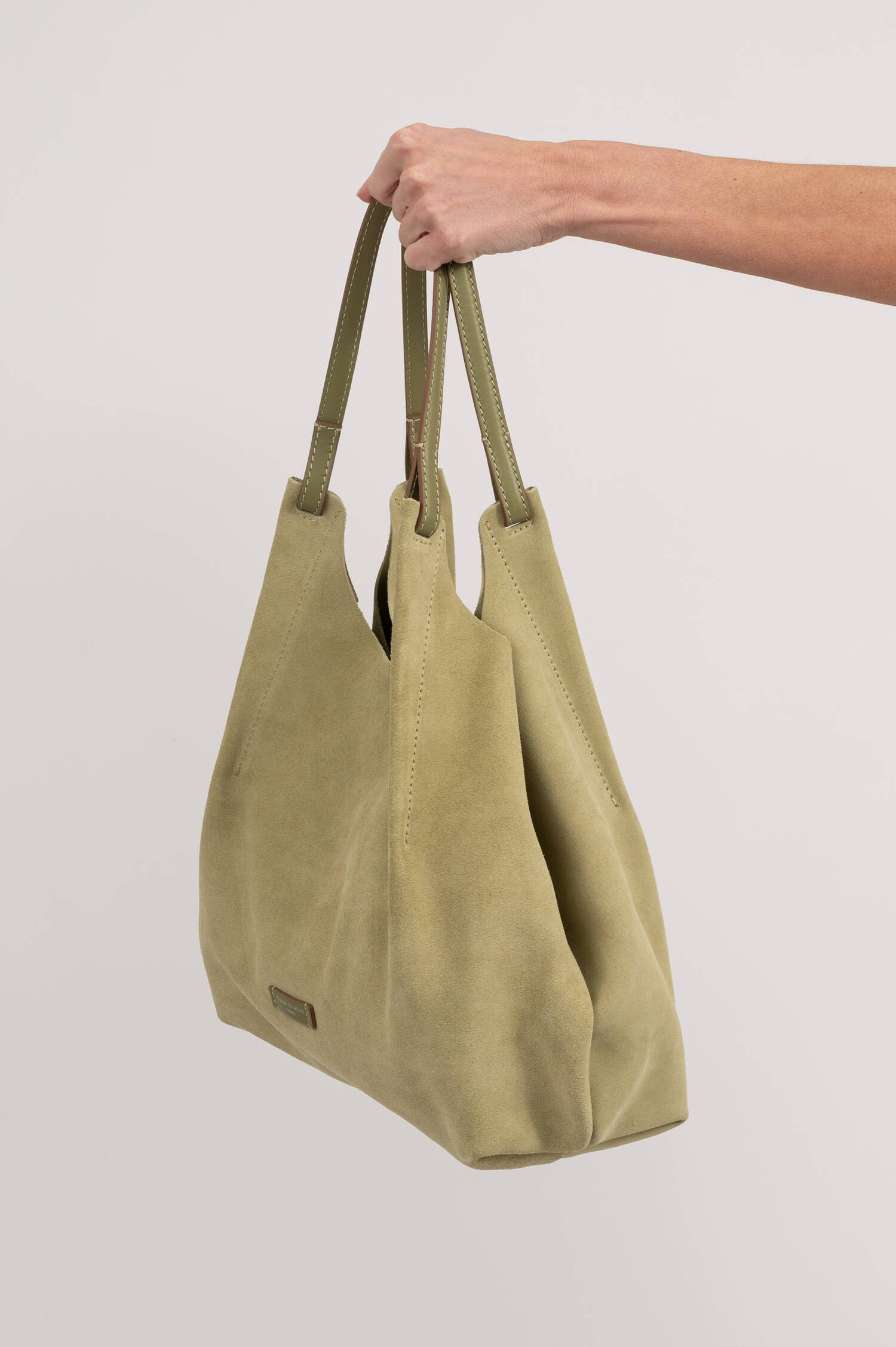 Shooper DUA aus Veloursleder in Salbeigrün Shooper DUA aus Veloursleder in Salbeigrün