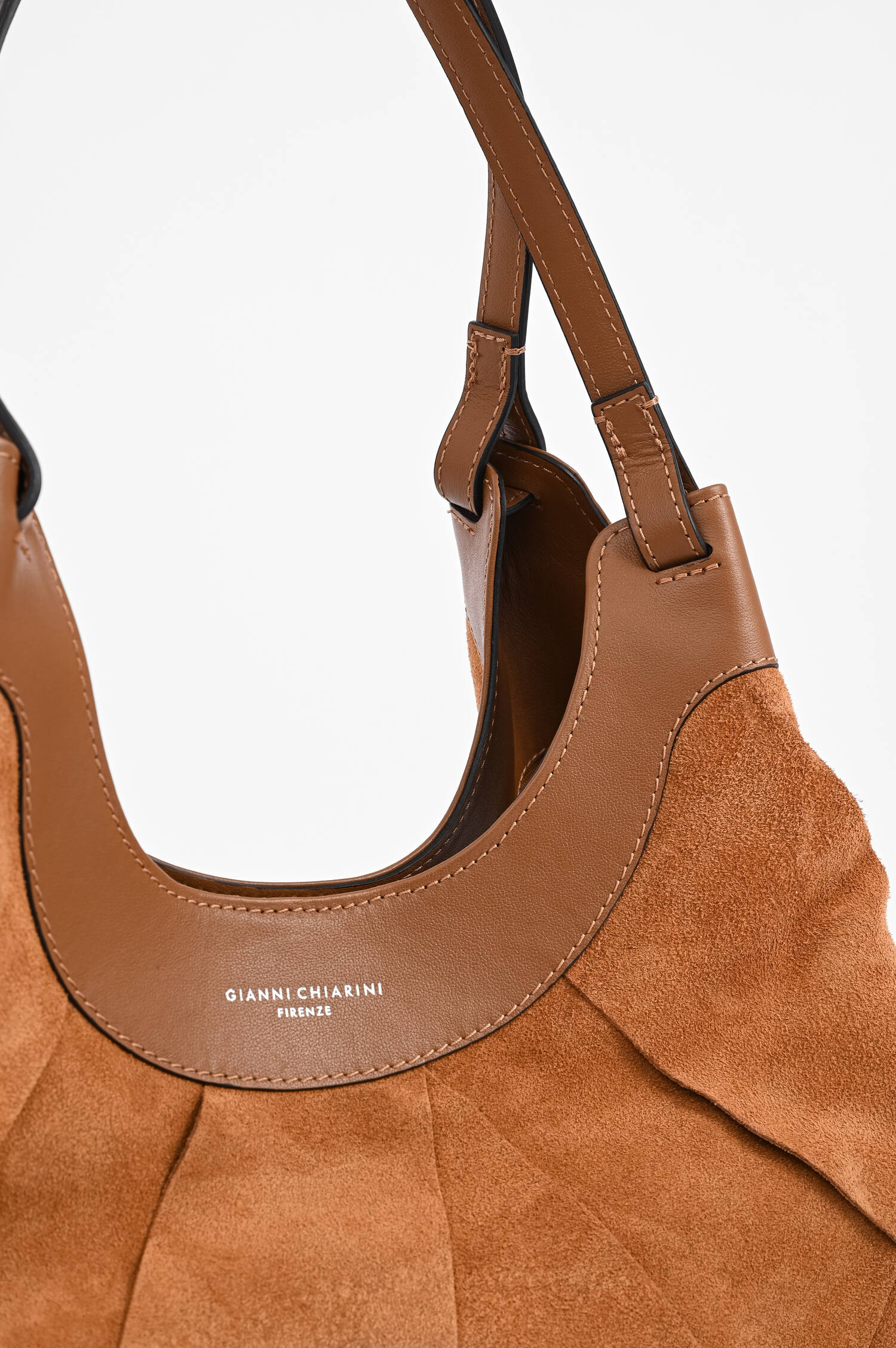 Shopper DUA aus geflochtenem Veloursleder in Camel