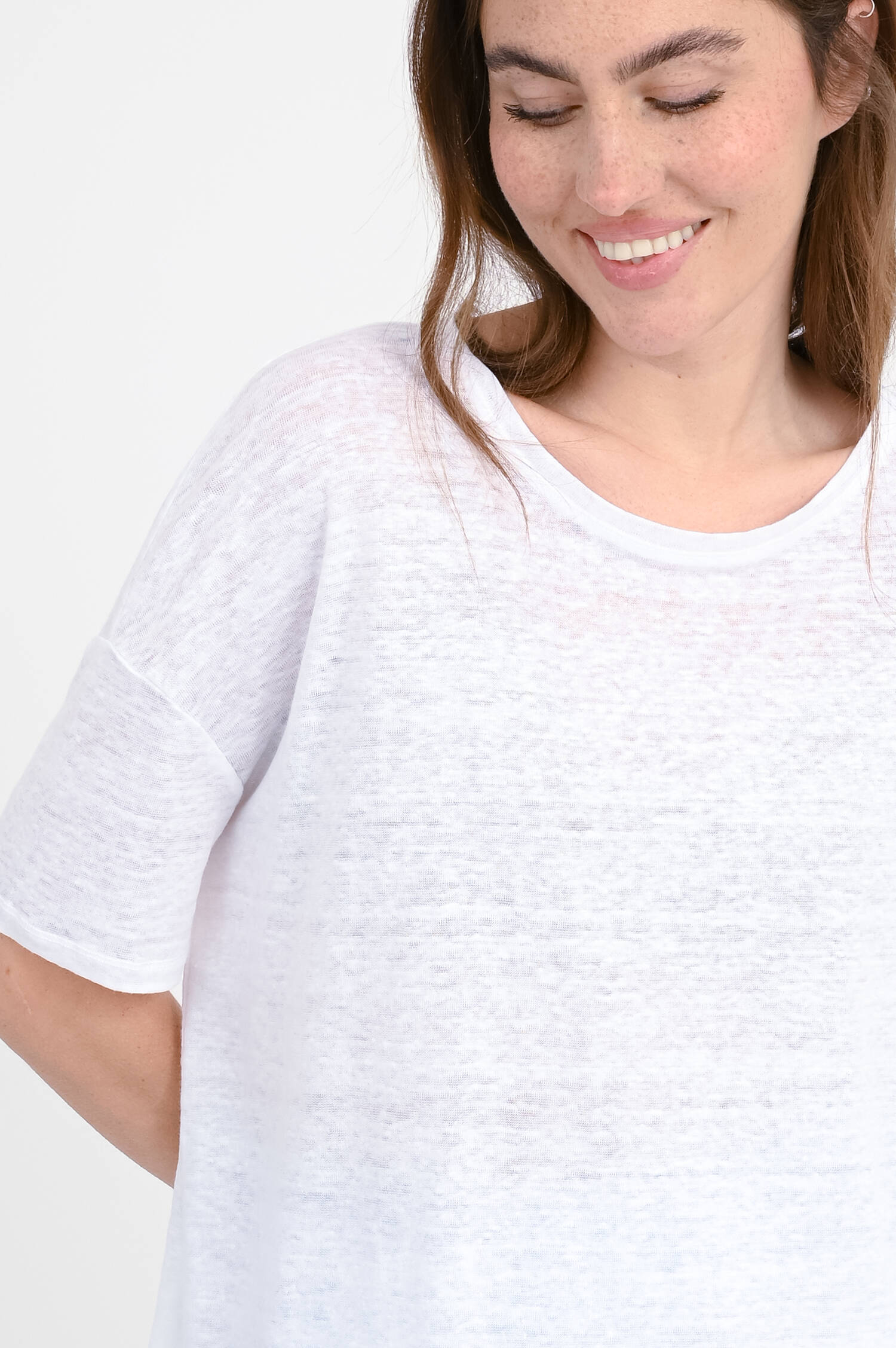 Oversize-Leinen-Shirt mit Stickerei in Weiß