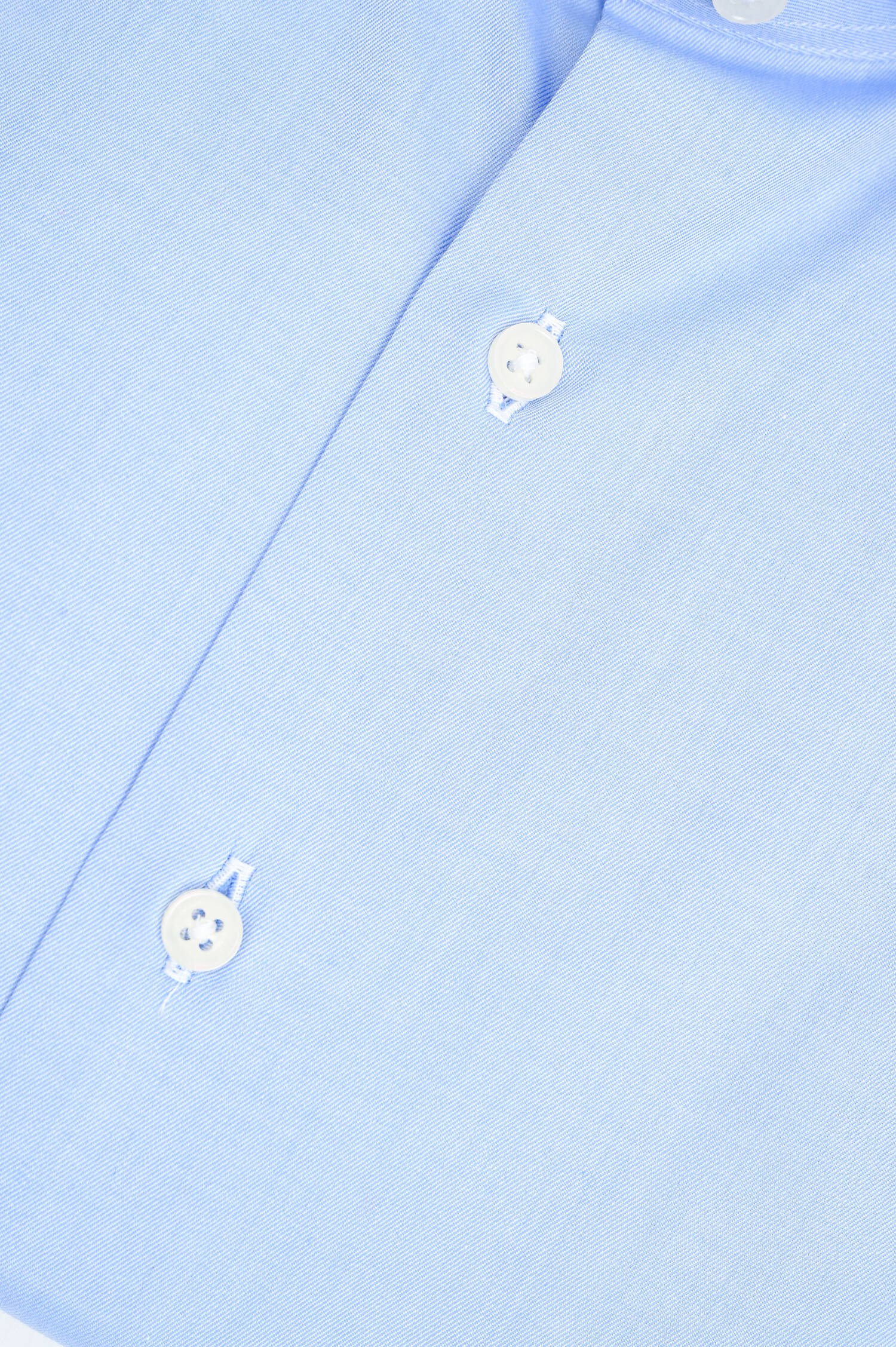 Baumwollhemd mit Haifischkragen in Hellblau Baumwollhemd mit Haifischkragen in Hellblau