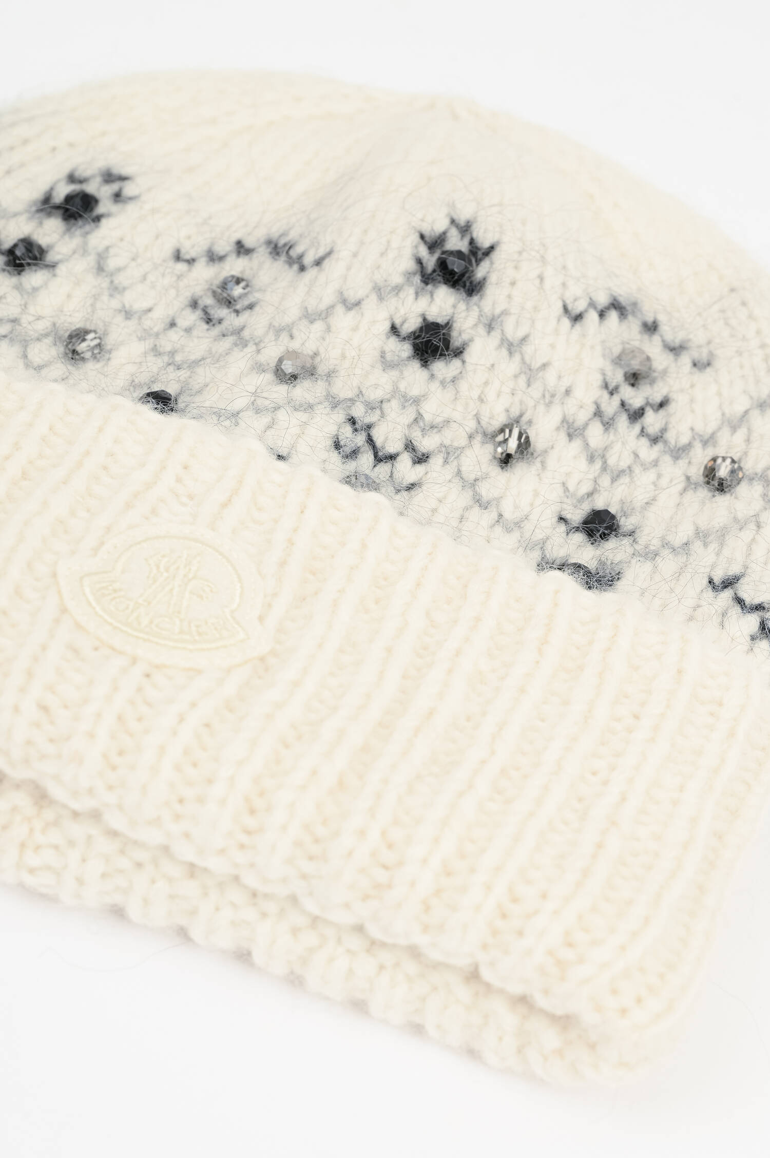 Mütze aus Alpaka-Mix mit Strasssteinen in Creme