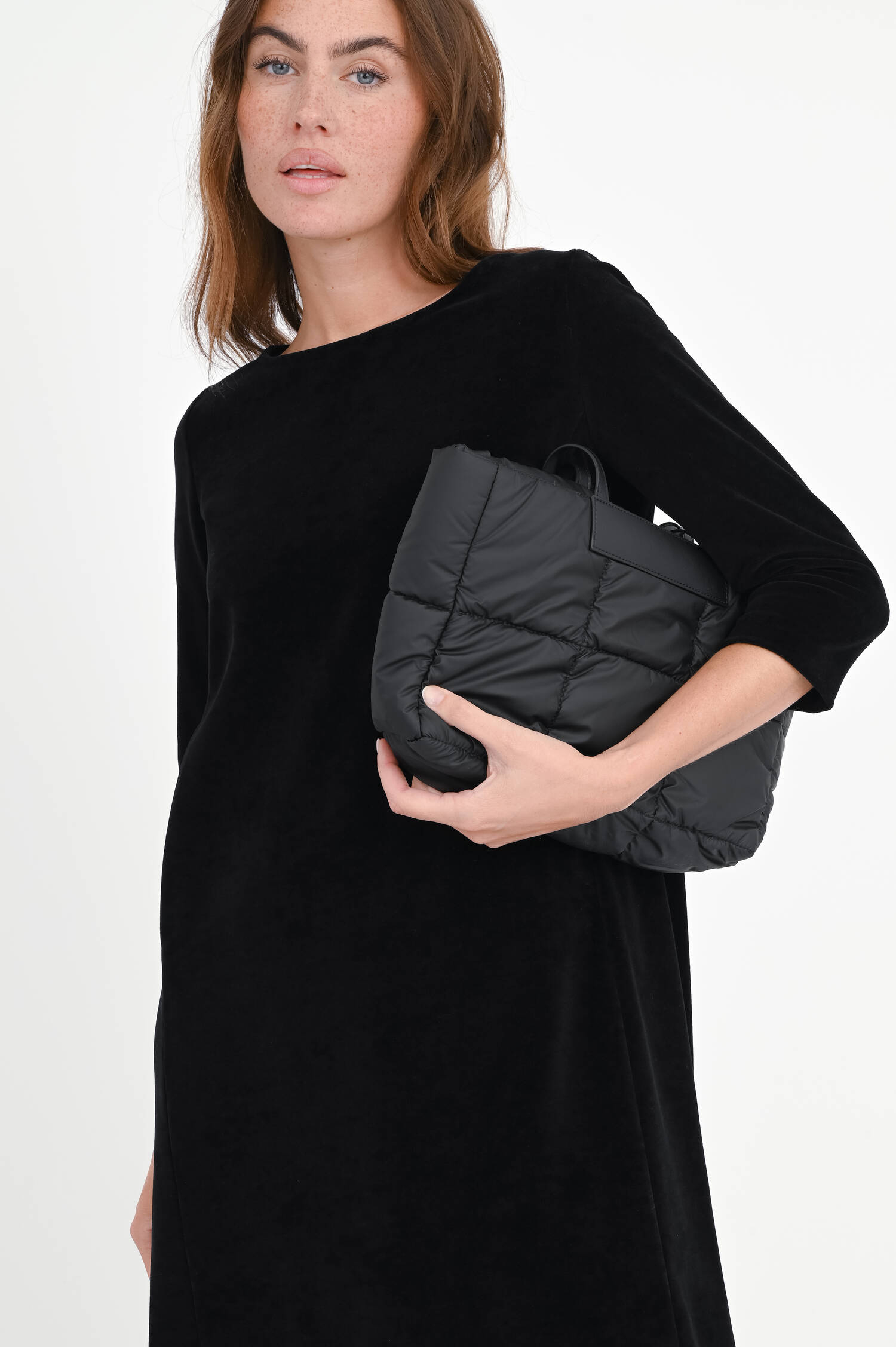 Samt-Kleid mit 3/4 Arm in Schwarz