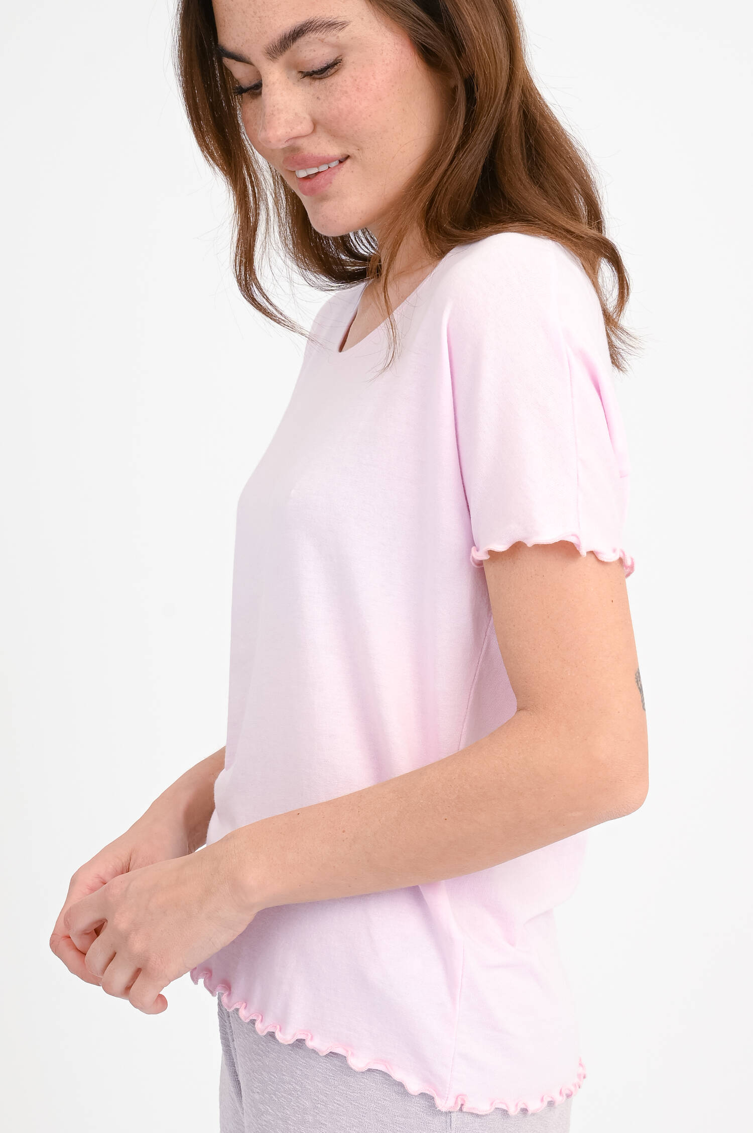 Shirt ADELA mit Rüschensaum in Rosa
