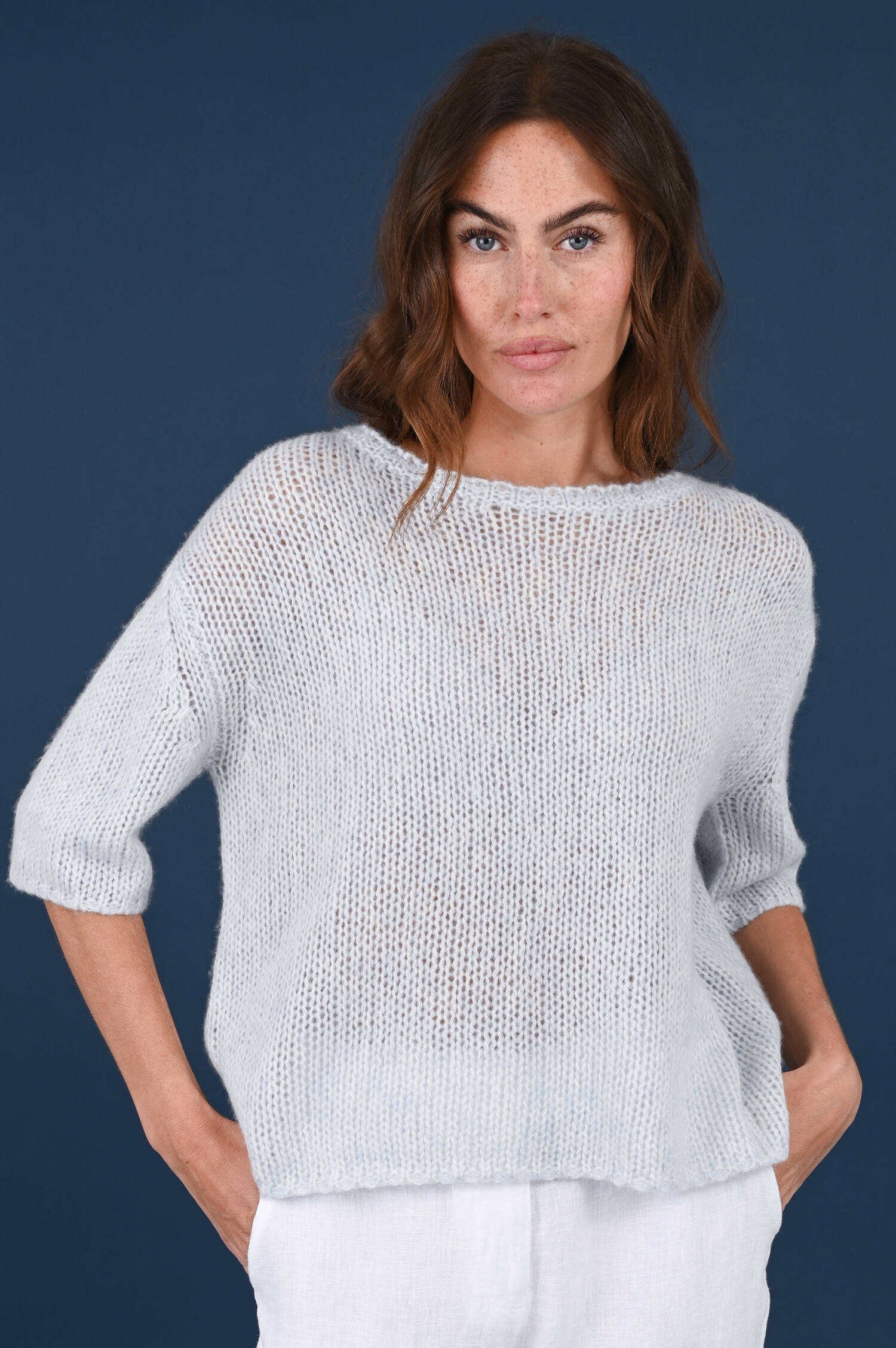 Lochstrick-Pullover in River Blue