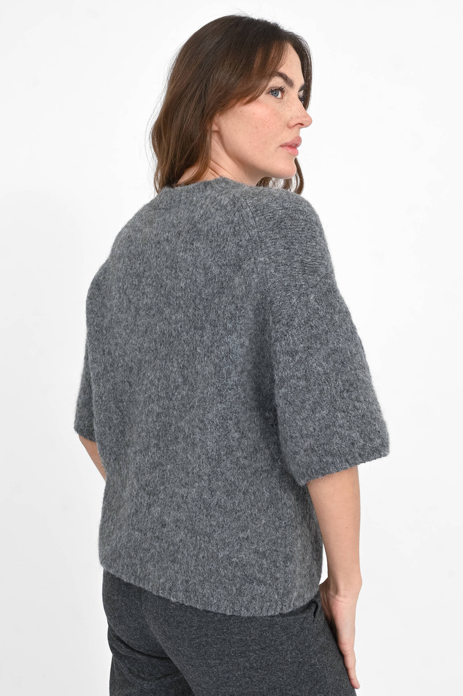 Kurzarm-Pullover mit Brusttasche in Dark Grey