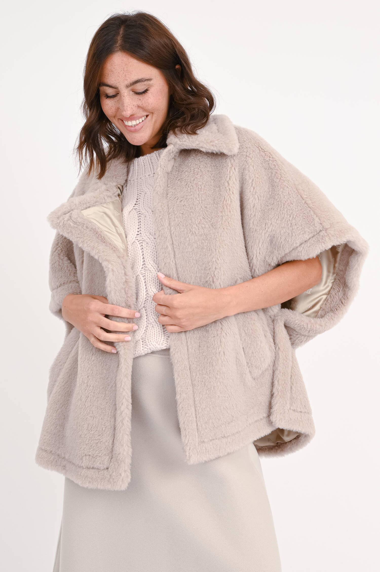 Teddy-Cape TEBE in Sand Teddy-Cape TEBE in Sand