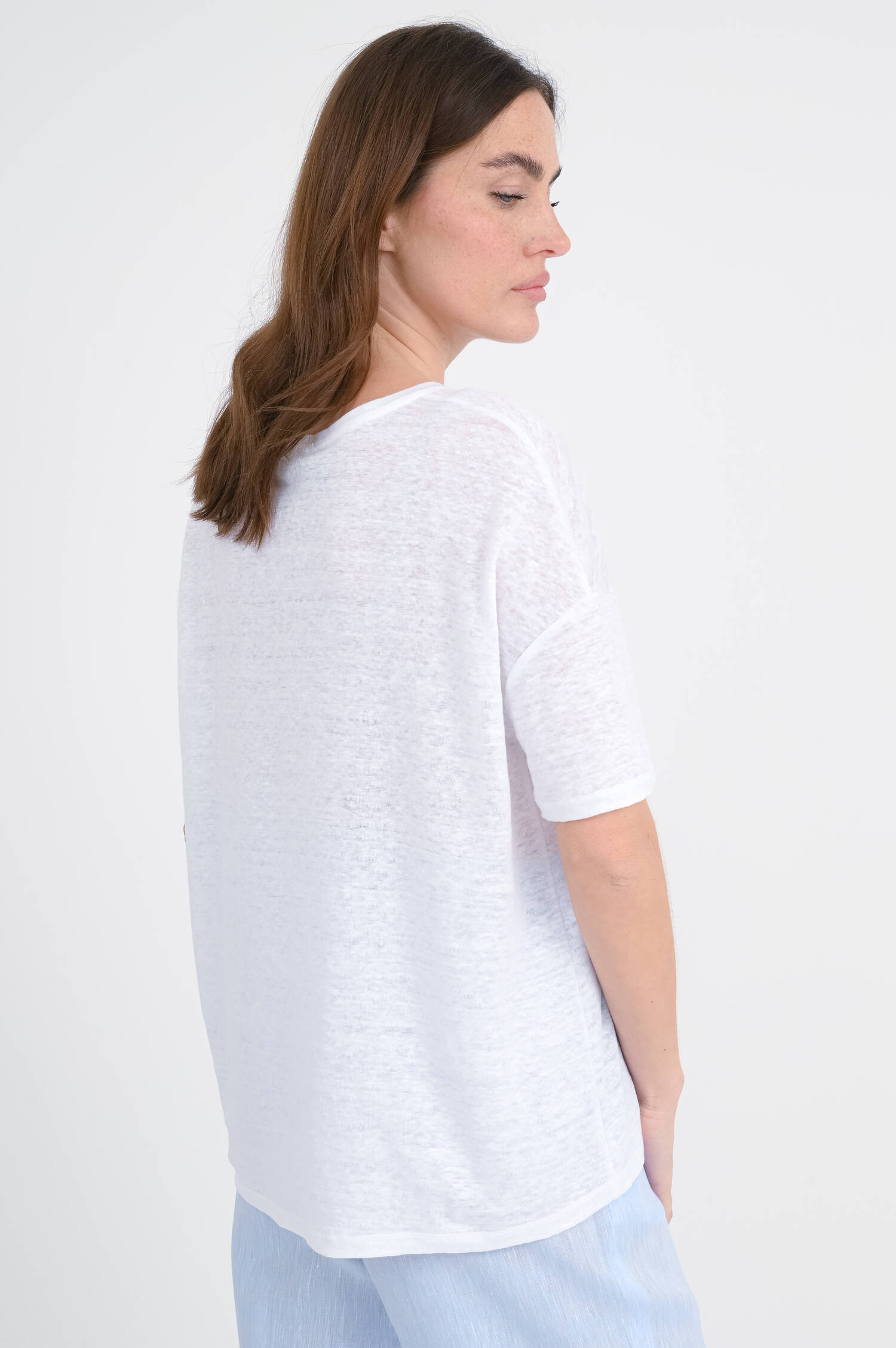 Oversize-Leinen-Shirt mit Stickerei in Weiß