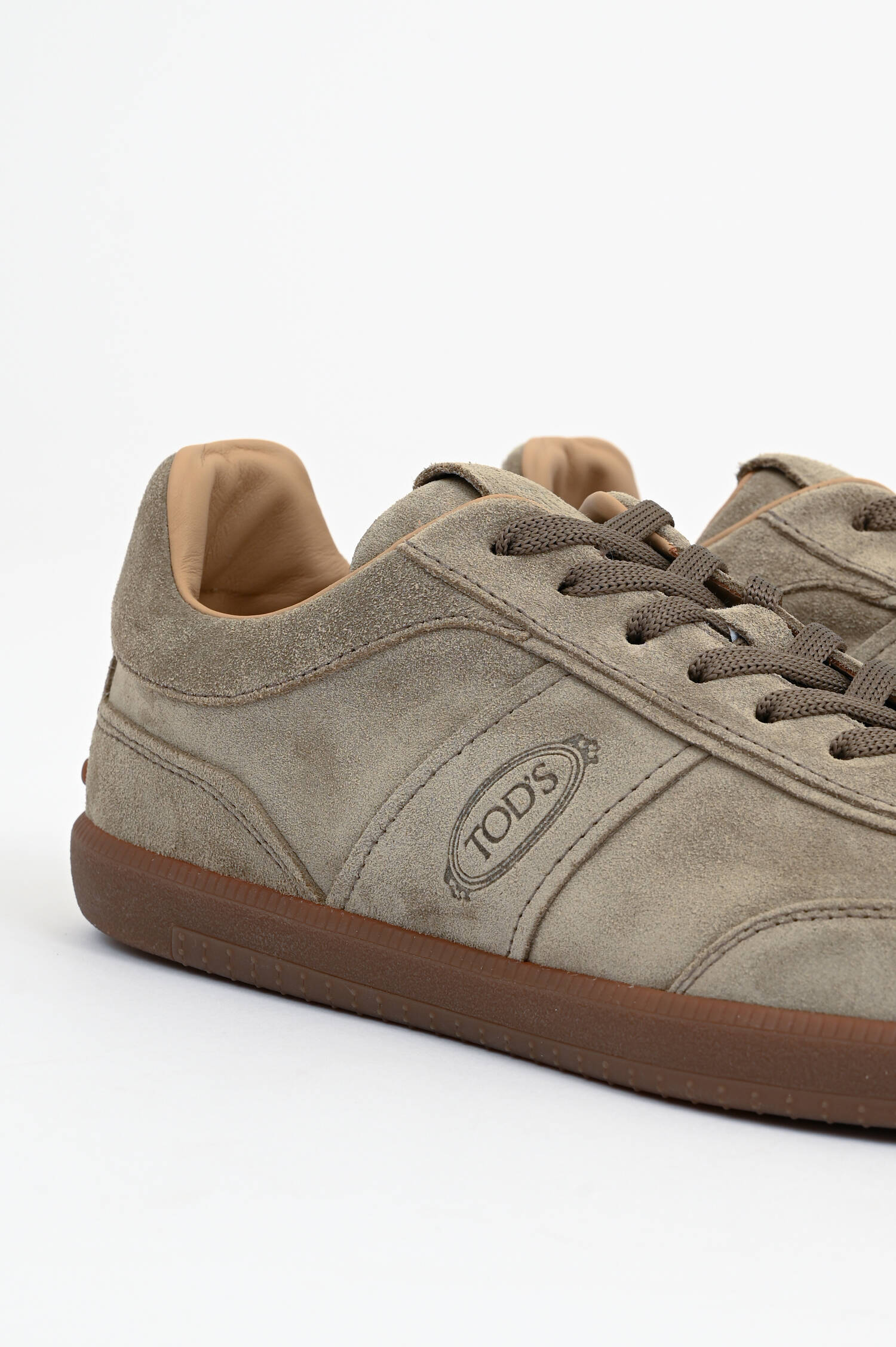 Veloursleder Sneaker in Taupe