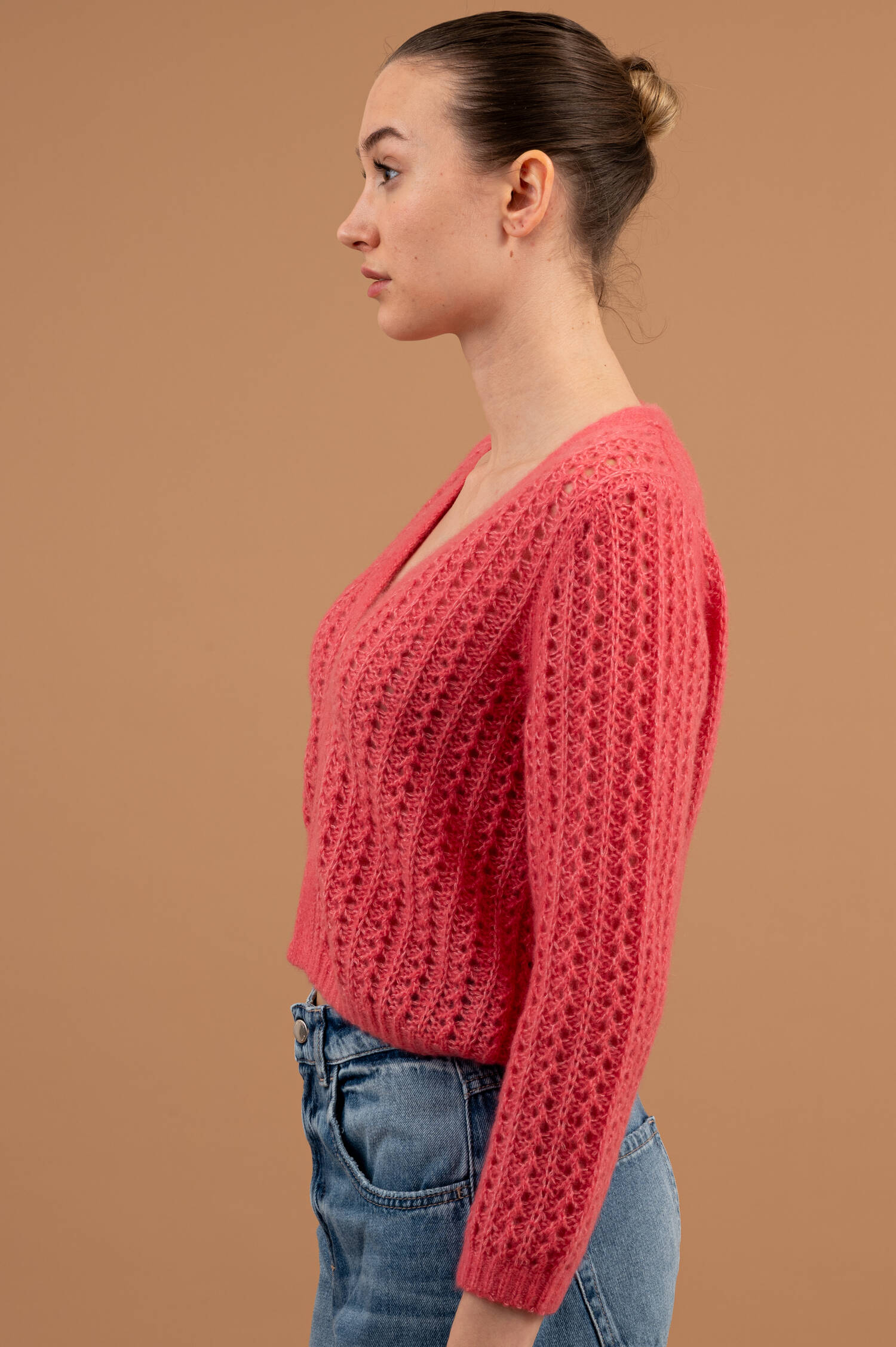 Lochstrickweste in Hibiskusrot