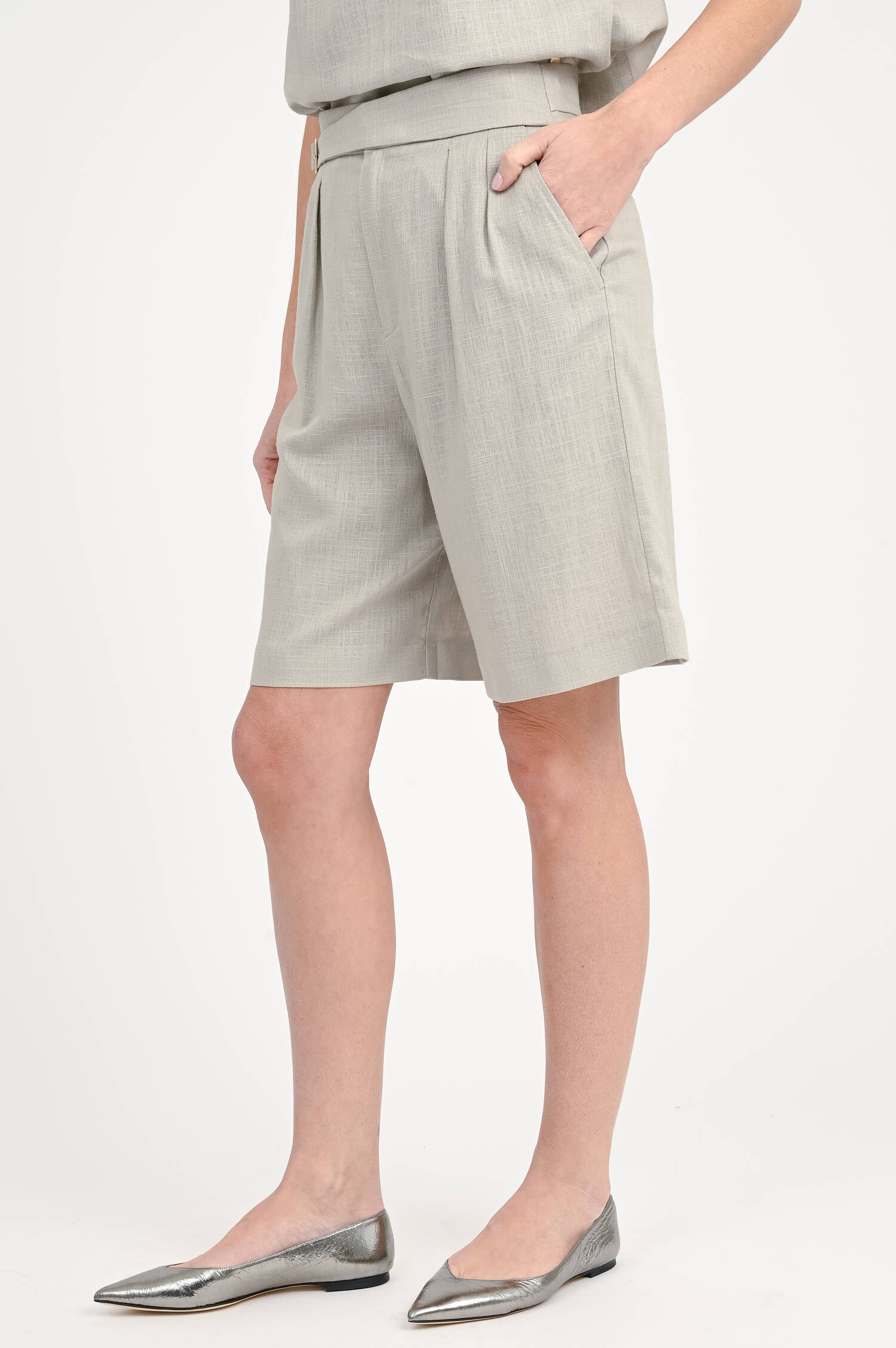 Viskose-Leinen Bermuda in Strandbeige