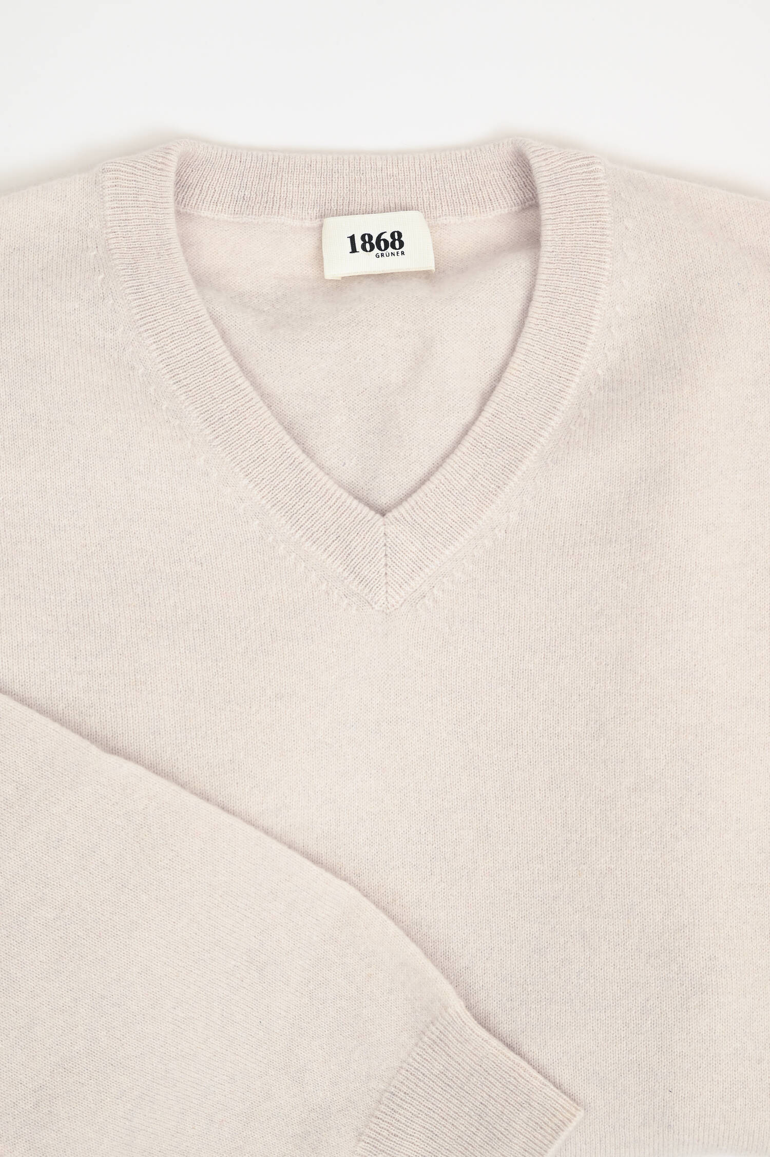 Cashmerepullover mit V-Neck in Hellbeige