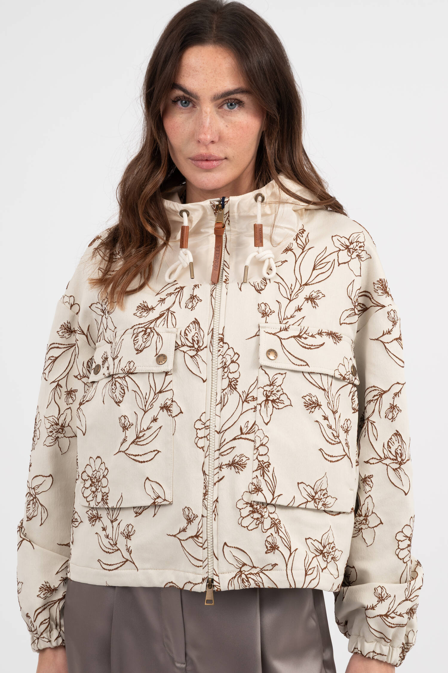 Jacke NEPETA mit Stickerei in Creme Jacke NEPETA mit Stickerei in Creme