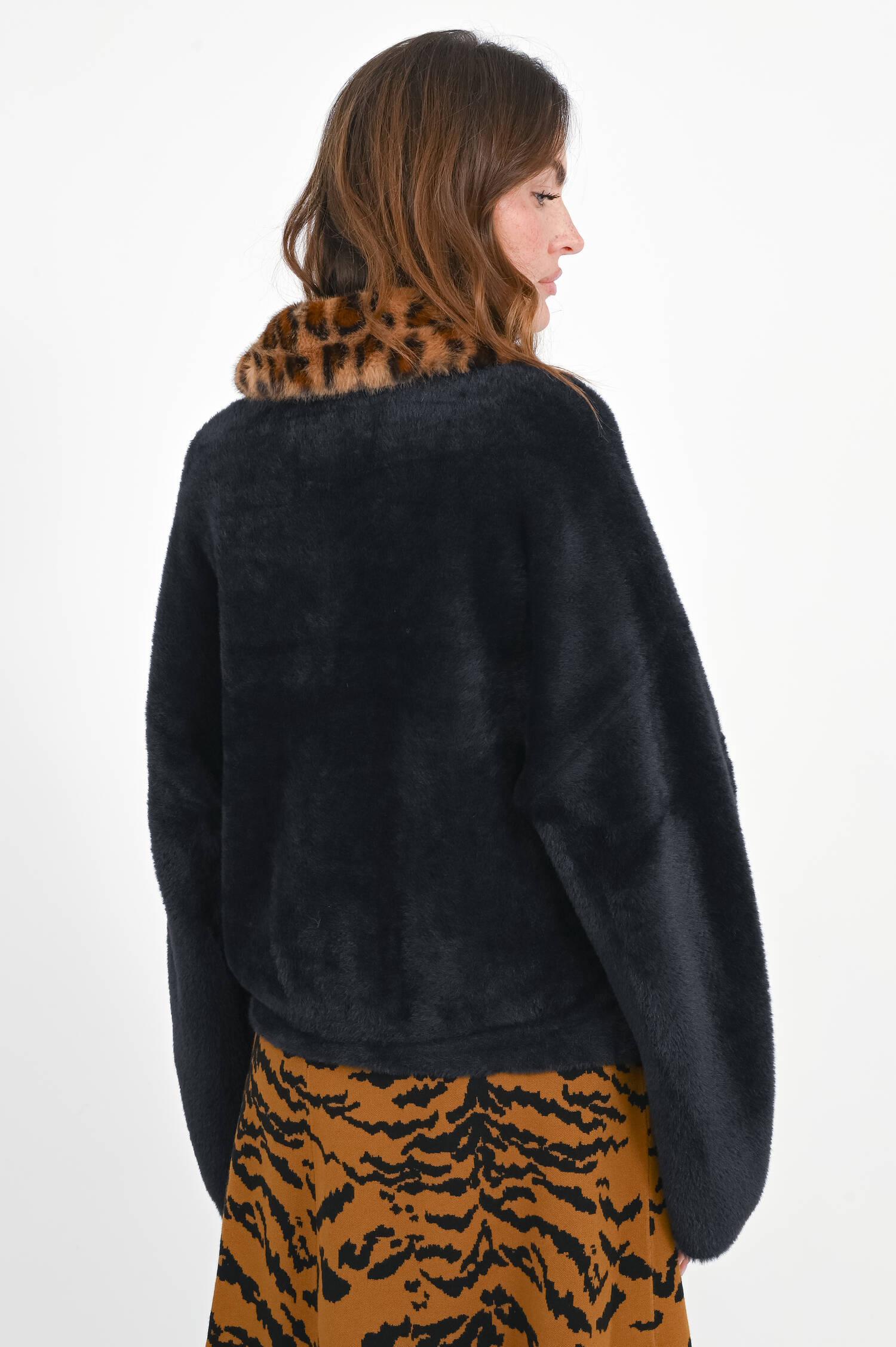 Faux Fur Jacke mit Kragen im Animal-Look in Black