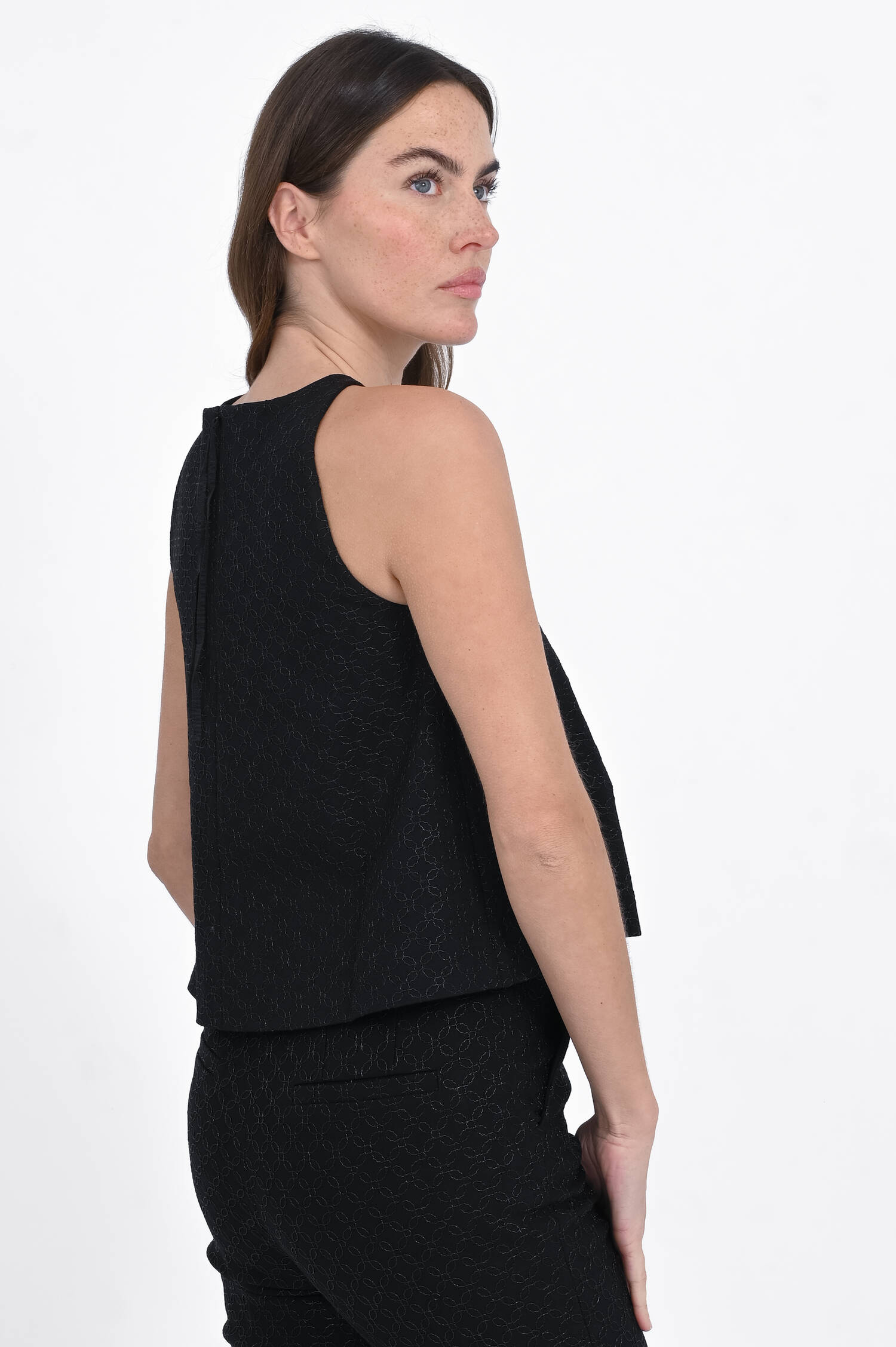 Top mit Allover-Pailletten in Pure Black