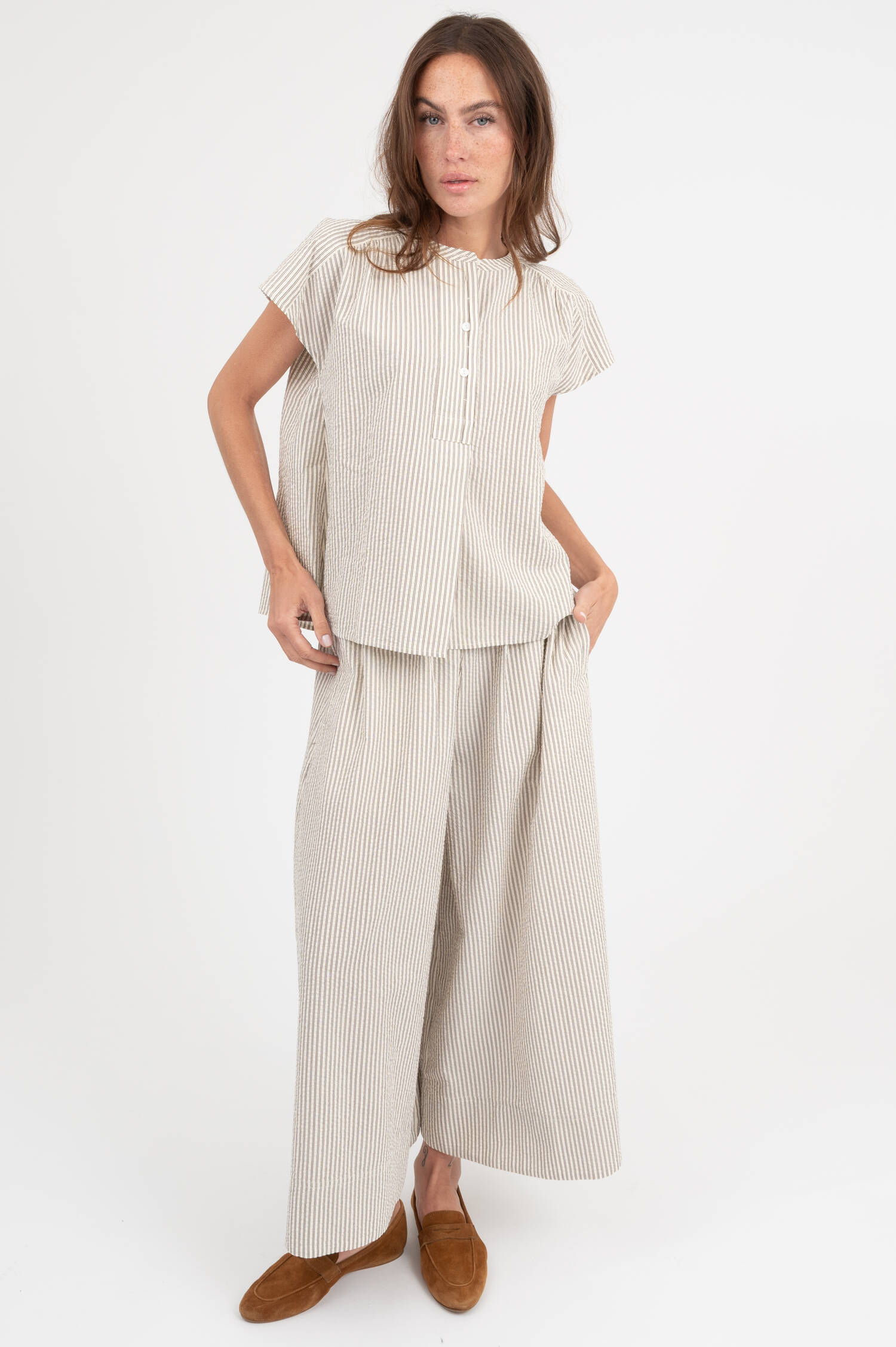 Seersucker Bluse in Creme/Braun gestreift Seersucker Bluse in Creme/Braun gestreift