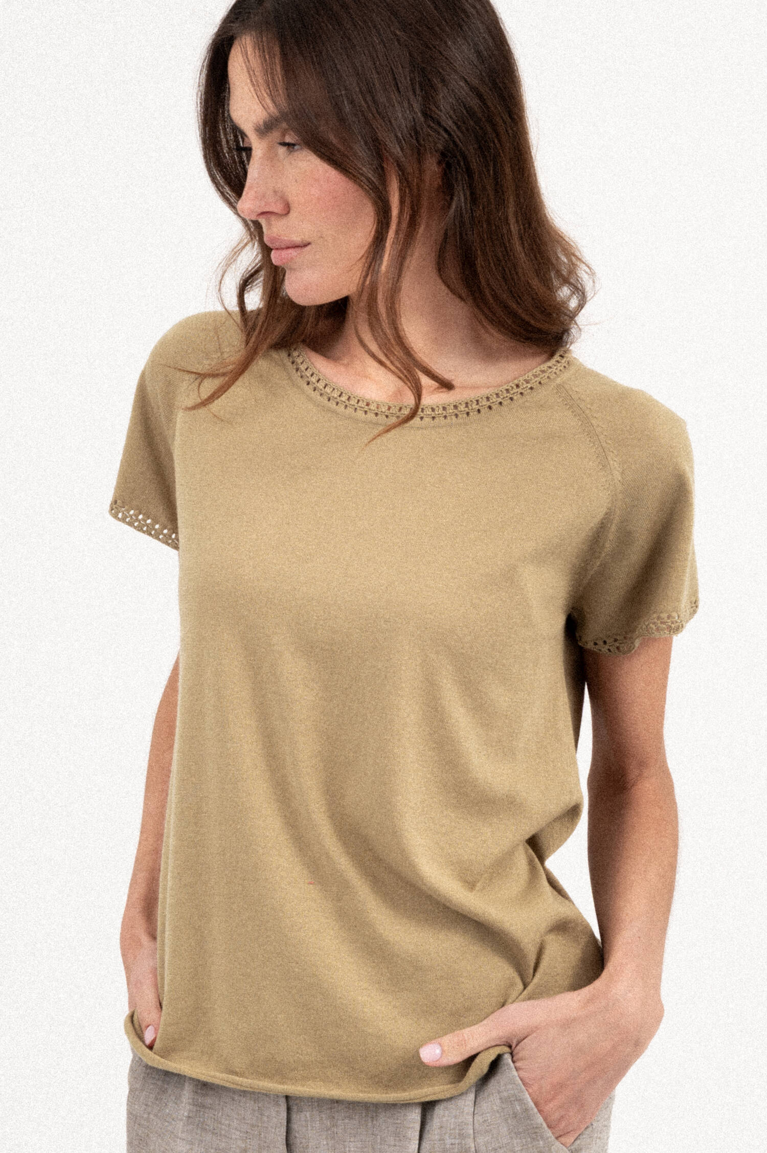 T-Shirt mit Lochstrick-Details in Oliv