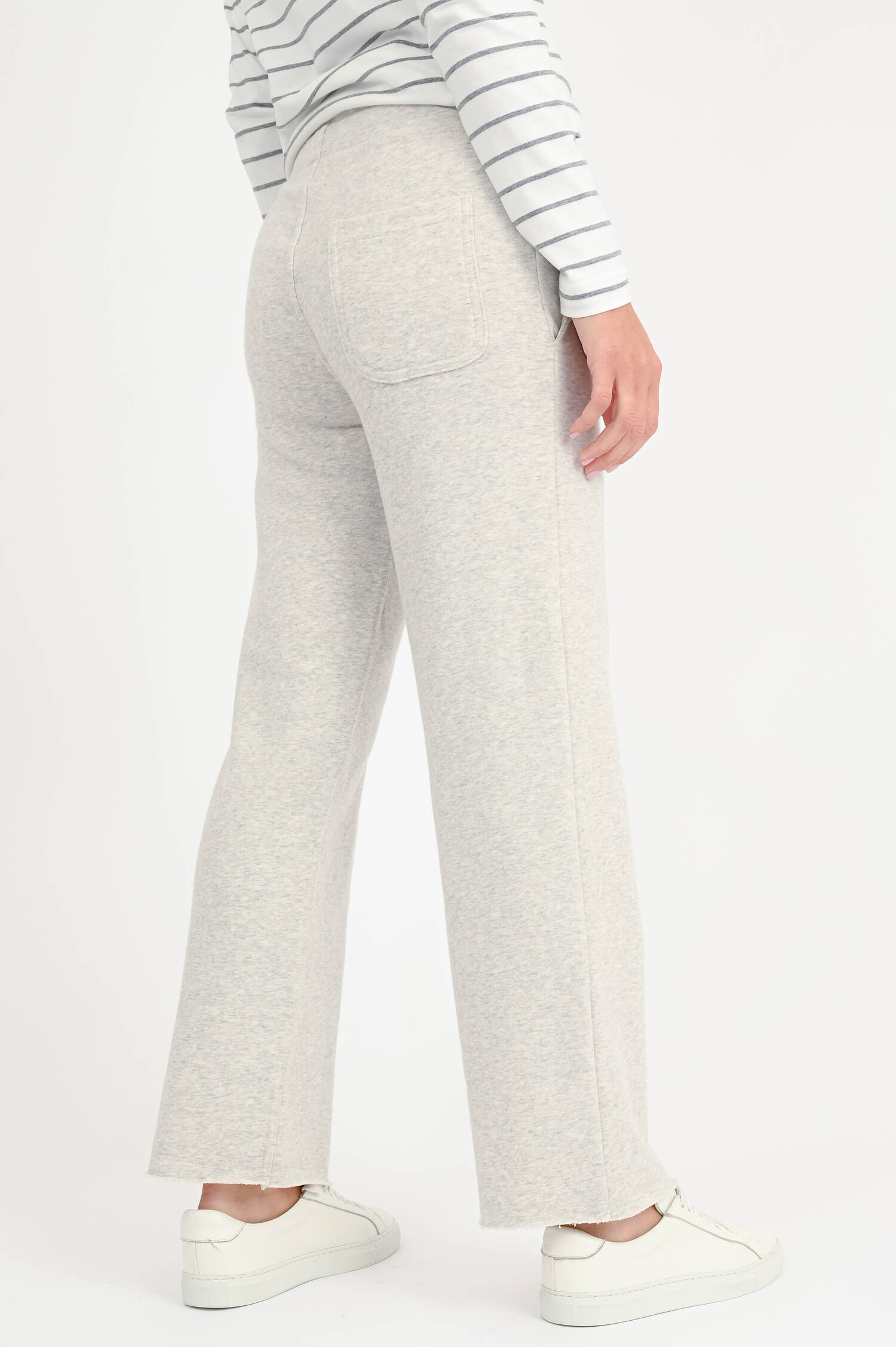 Sweatpants mit weitem Bein in Hellgrau Sweatpants mit weitem Bein in Hellgrau