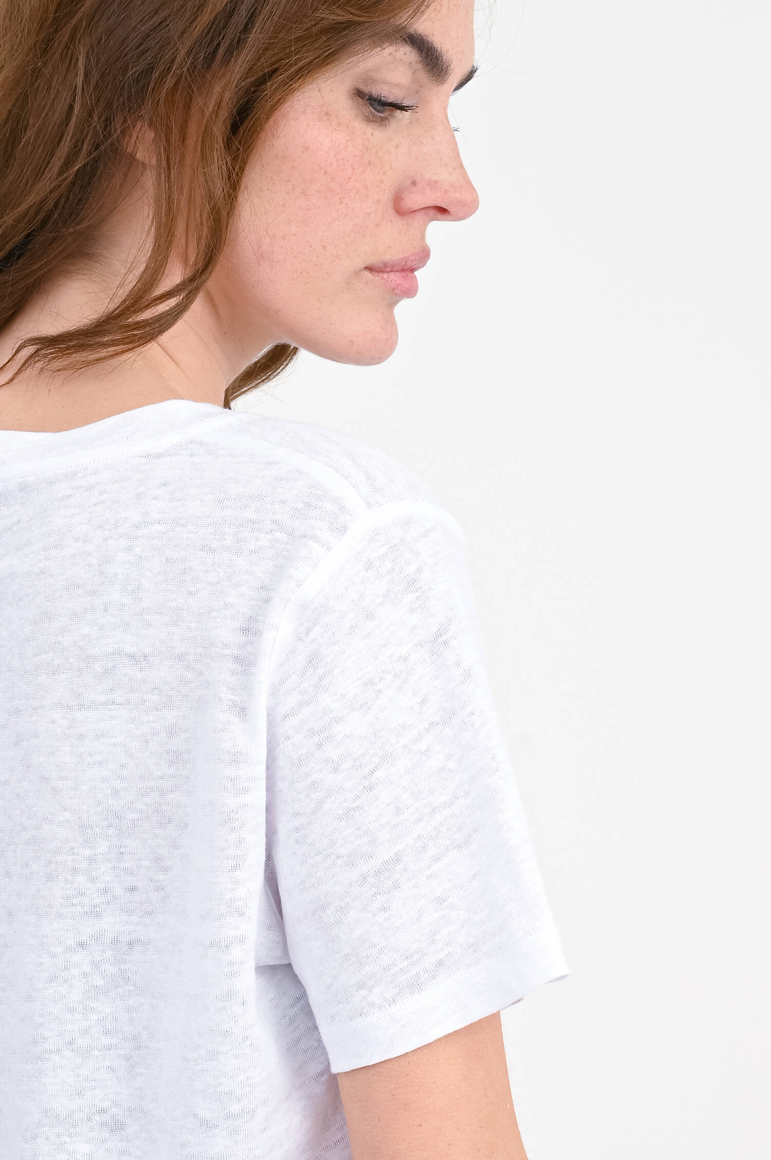 Leinenshirt mit V-Ausschnitt in Weiß