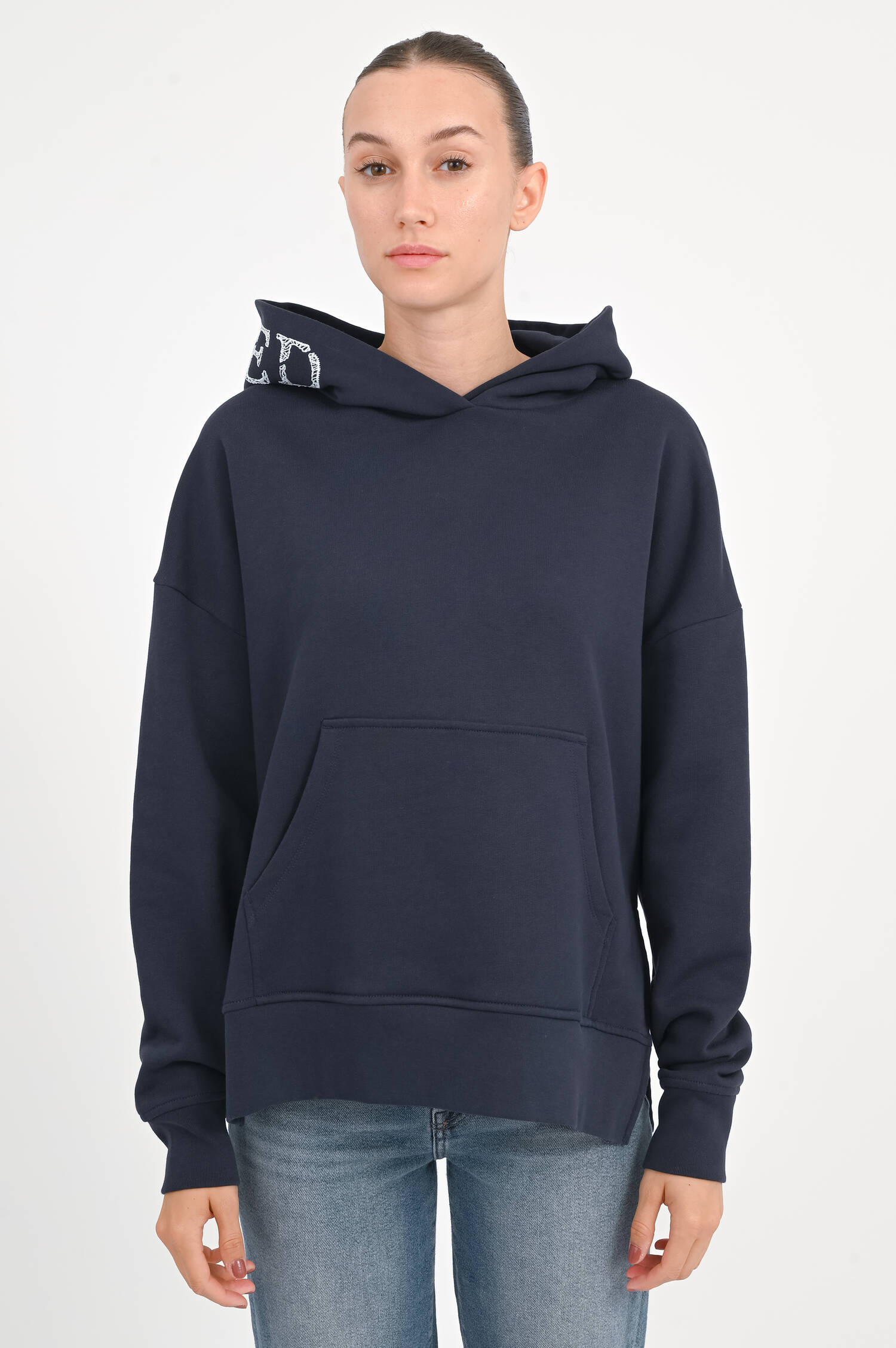 Hoodie mit Closed-Schriftzug in Navy Hoodie mit Closed-Schriftzug in Navy