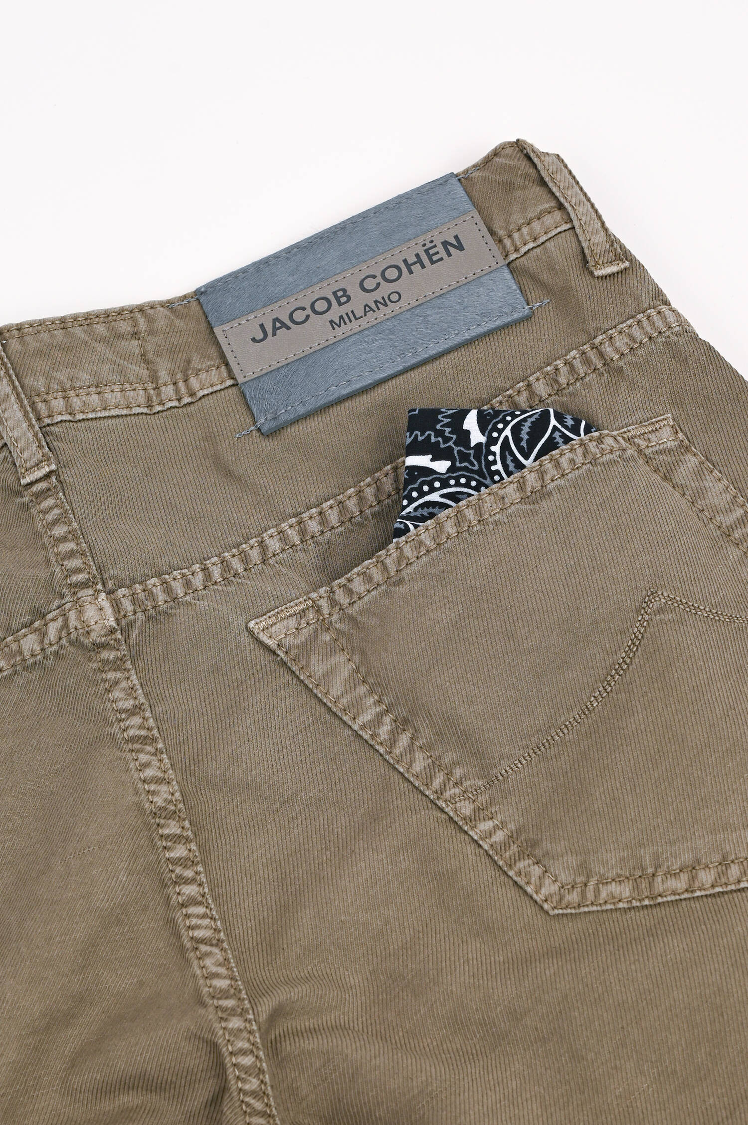 Bermuda-Shorts LOU in Taupe