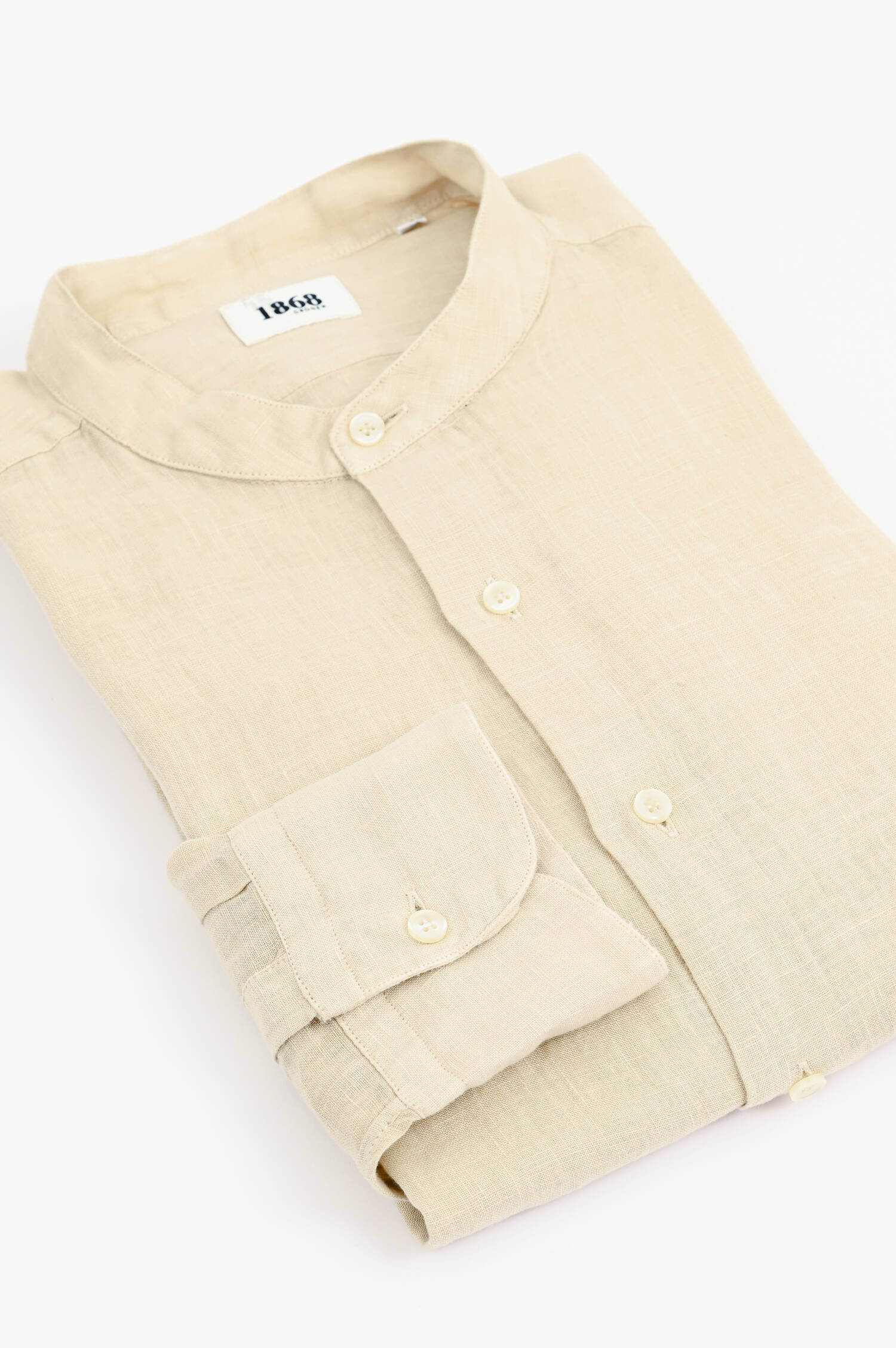 Leinenhemd mit Stehkragen in Beige Leinenhemd mit Stehkragen in Beige