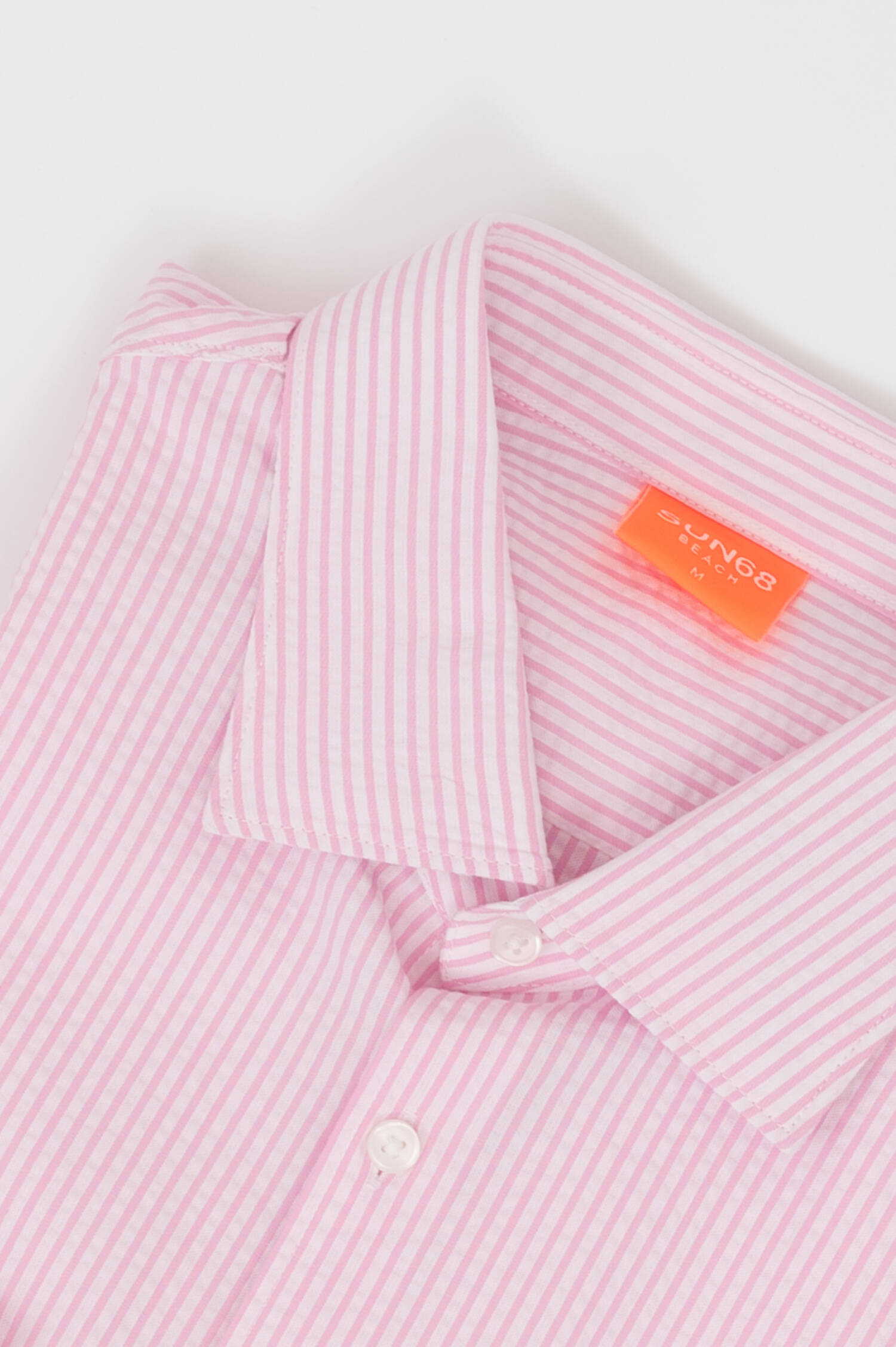 Gestreiftes Seersucker Hemd in Hellblau/Weiß