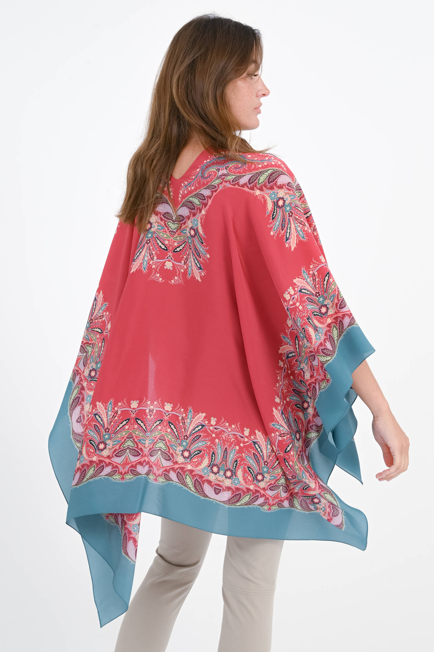 Poncho/Cape aus Seide mit Paisley-Print Poncho/Cape aus Seide mit Paisley-Print
