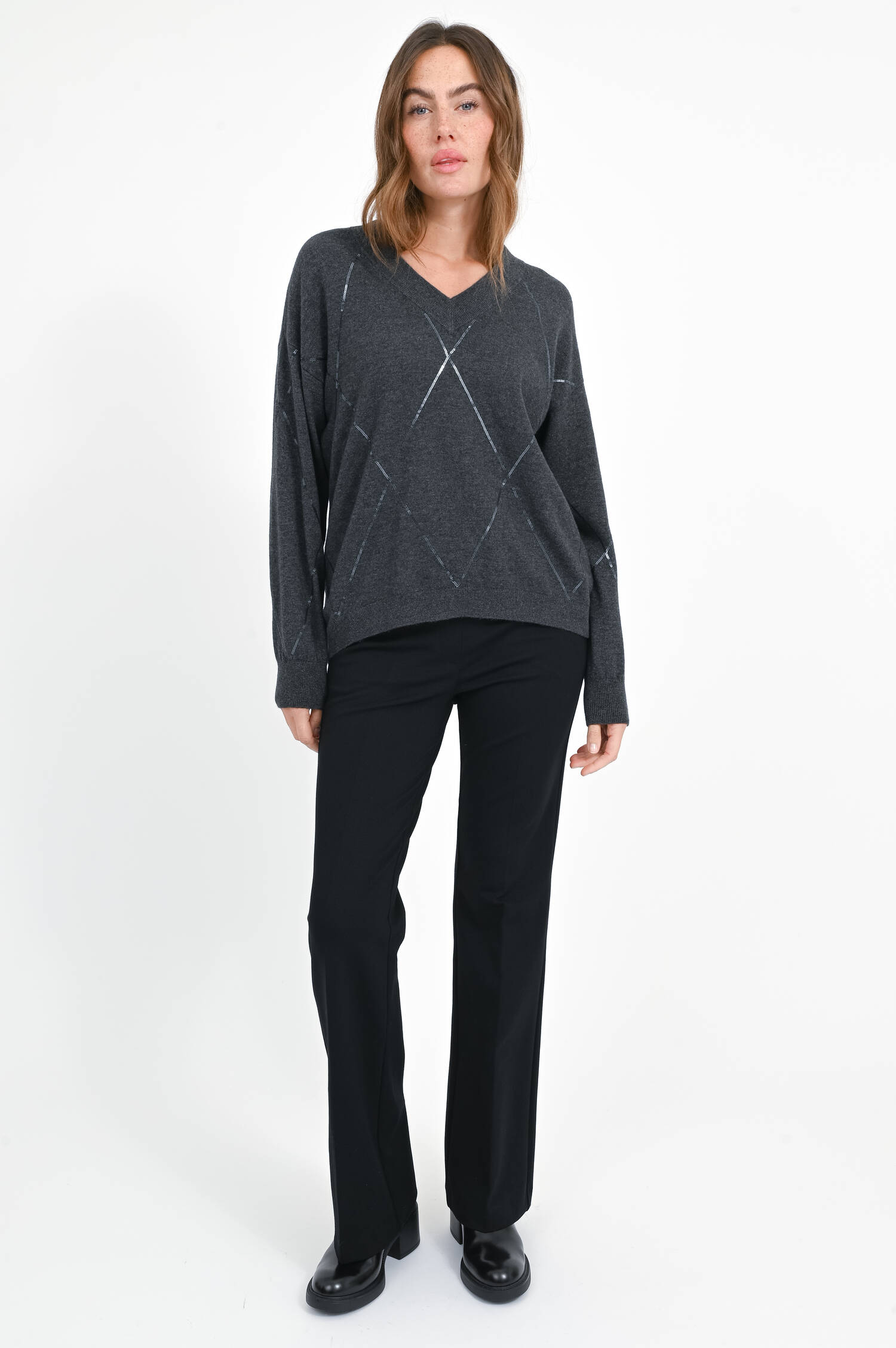 Straight-Leg-Hose mit Bügelfalten in Black 