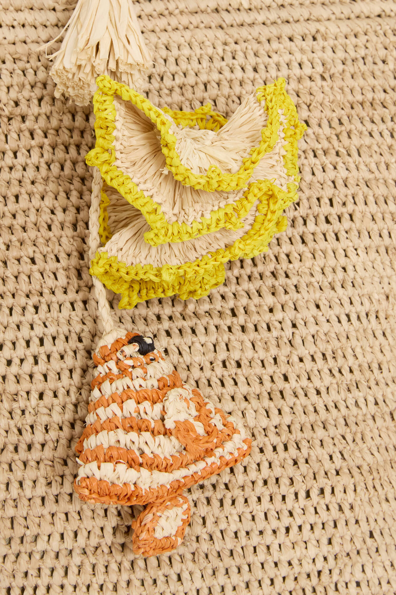 Anhänger BAG CHARM STRIPY in Natur