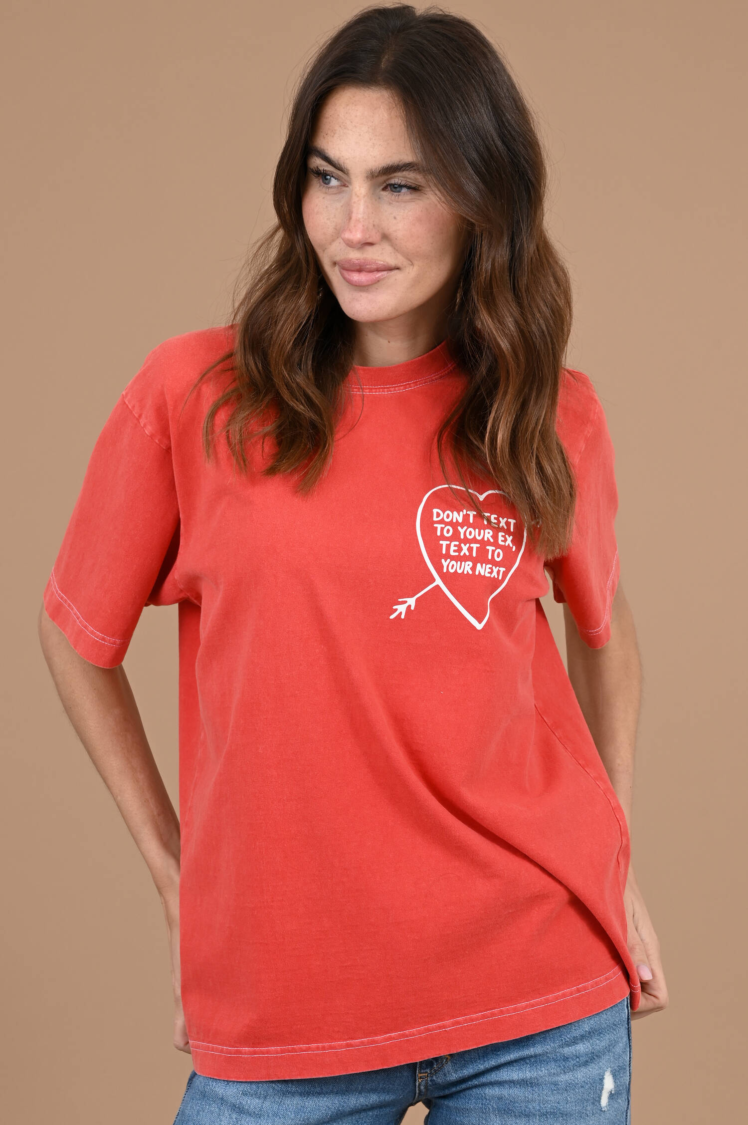 T-Shirt mit Herz Print in Lobsterrot