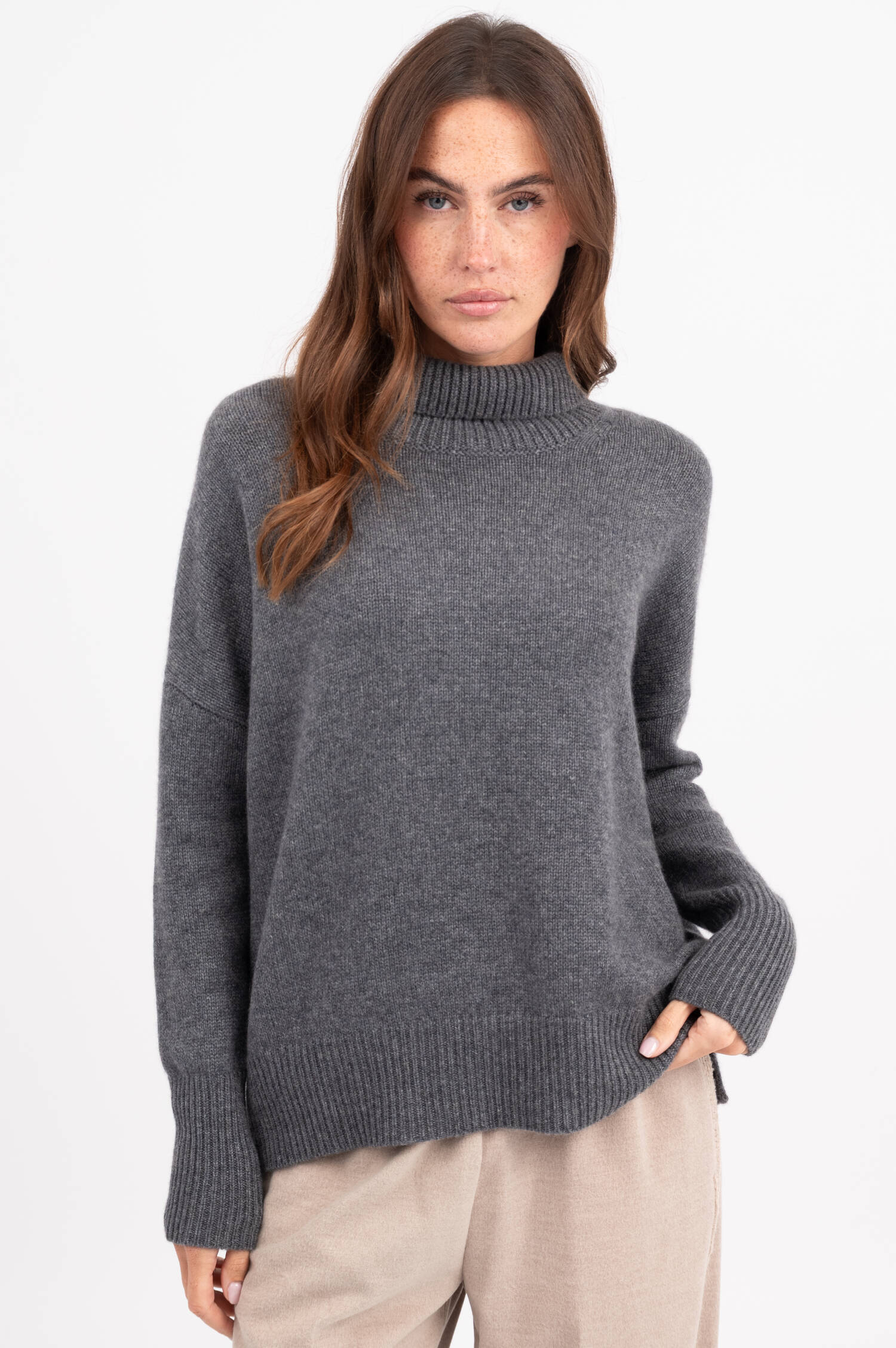 Pullover HEIDI in Graphite Pullover HEIDI in Graphite