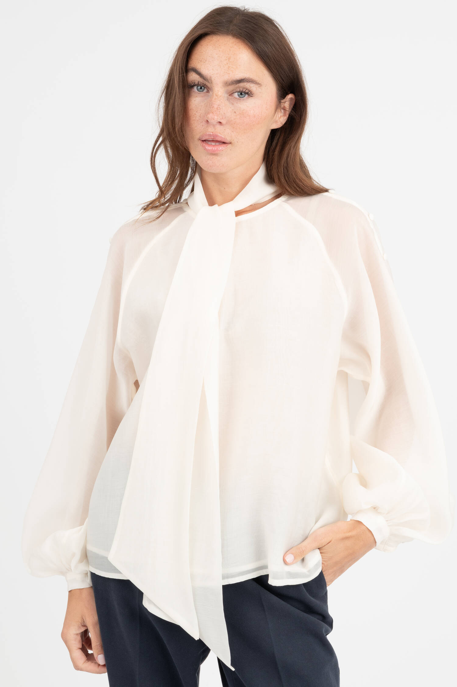 Bluse mit Balloonärmeln in Weiß Bluse mit Balloonärmeln in Weiß