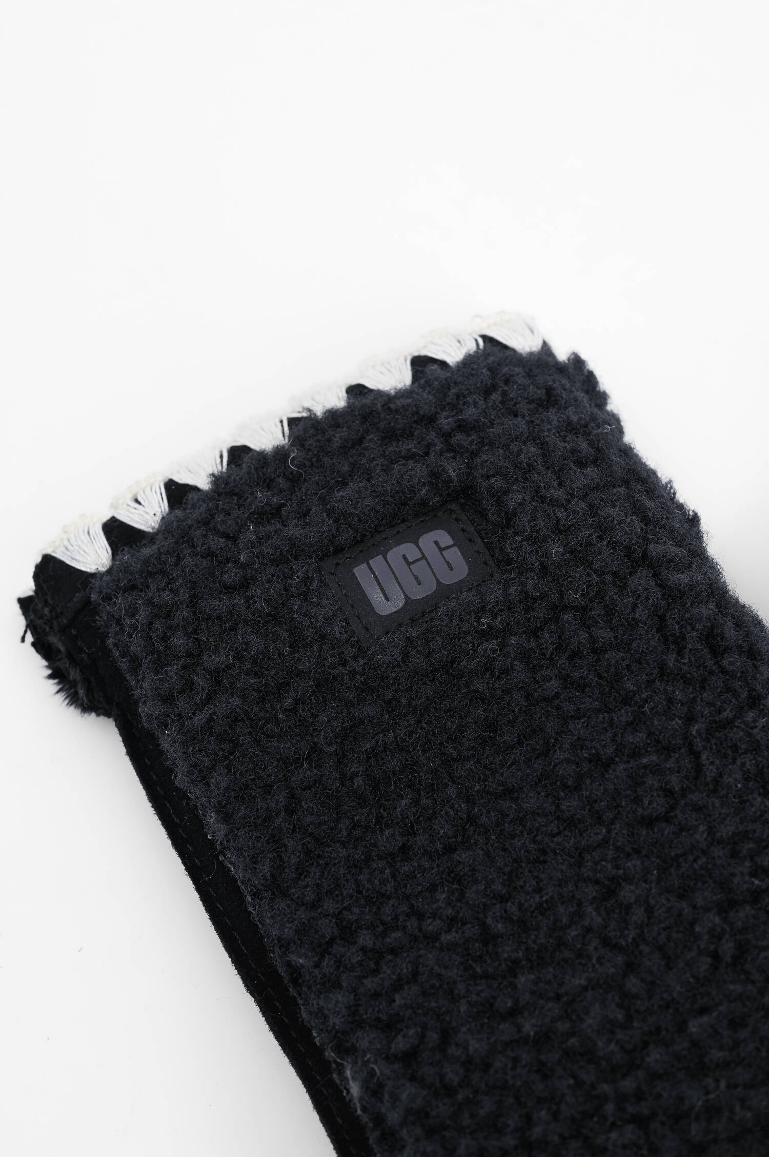 Fäustlinge SCALLOPED in Black Fäustlinge SCALLOPED in Black