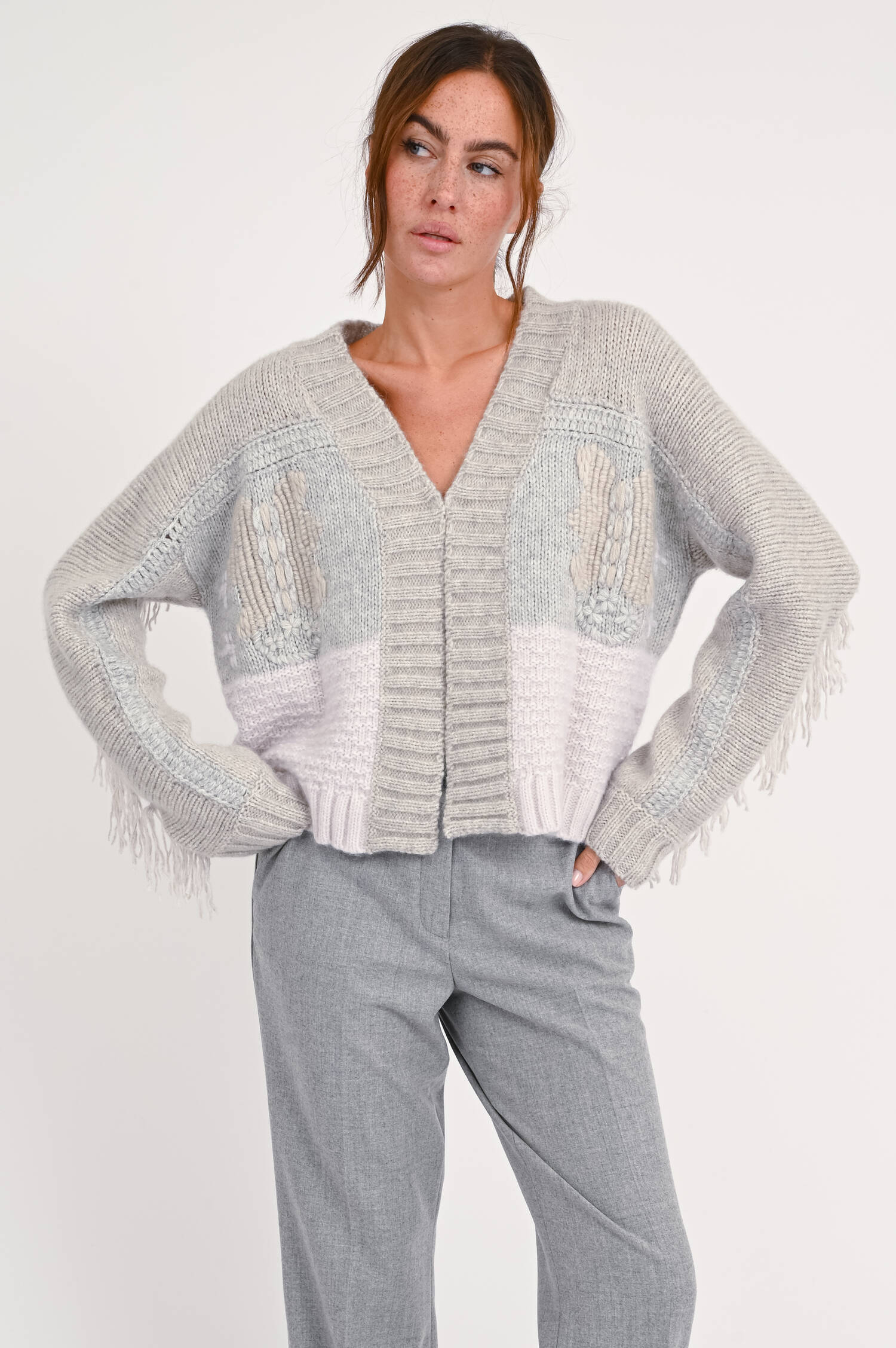 Cardigan mit Fransen-Details in Hellgrau