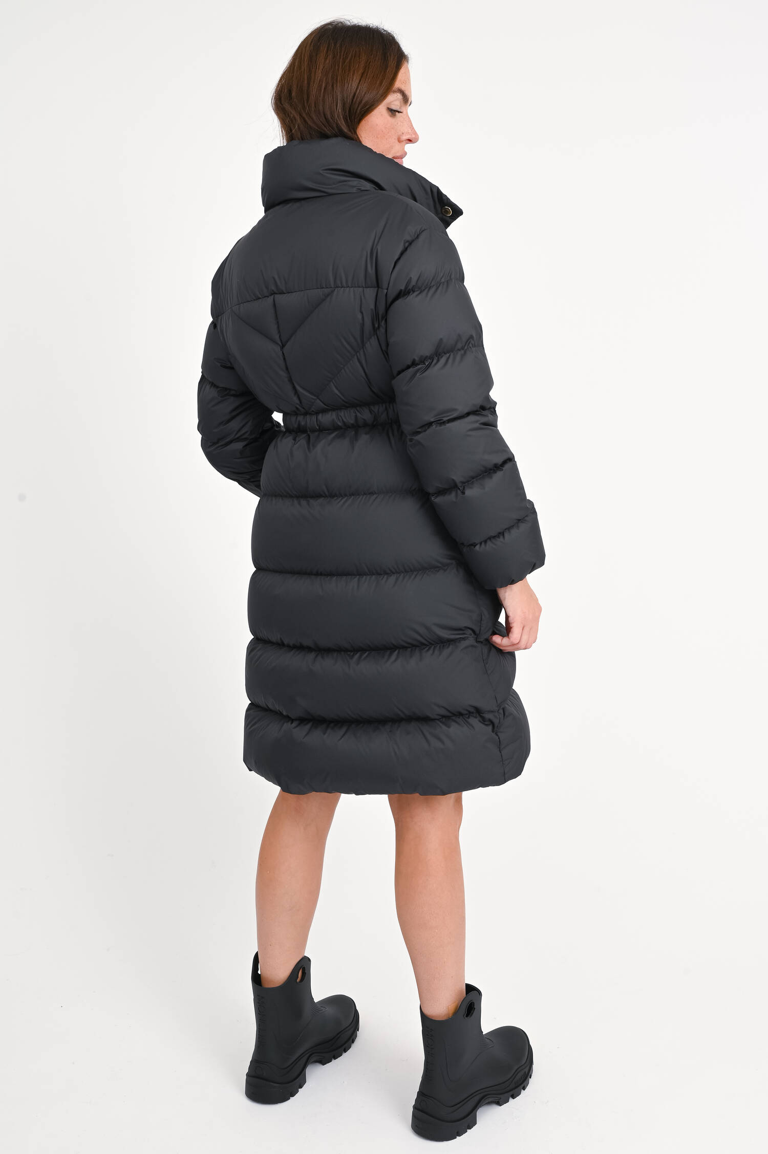 Daunenmantel BROU mit Gürtel in Schwarz Daunenmantel BROU mit Gürtel in Schwarz