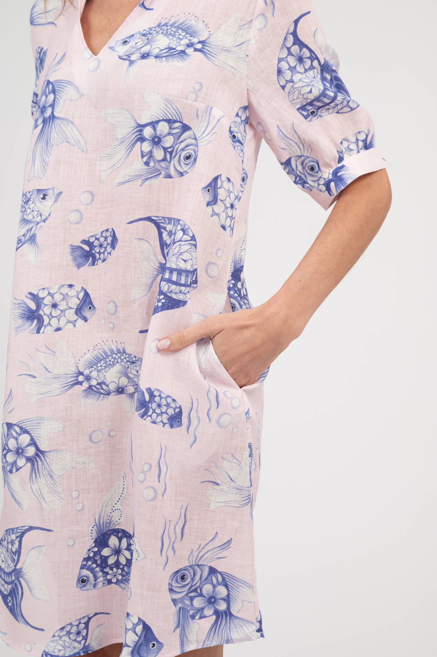 Leinenkleid mit Fisch-Print in Rosa