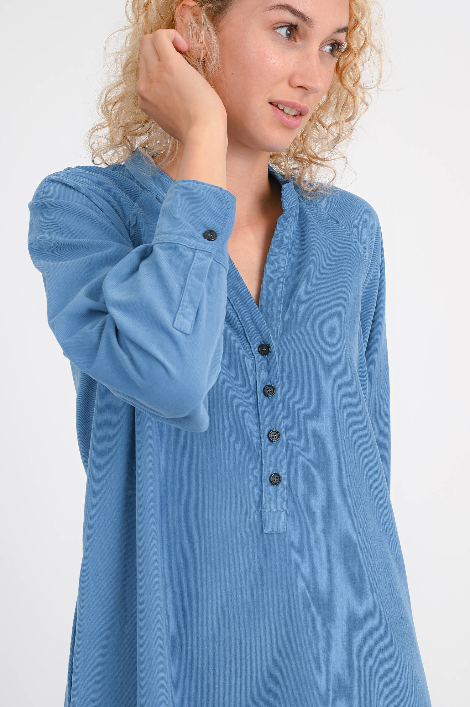 Blusenkleid aus feinem Cord in Blau Blusenkleid aus feinem Cord in Blau