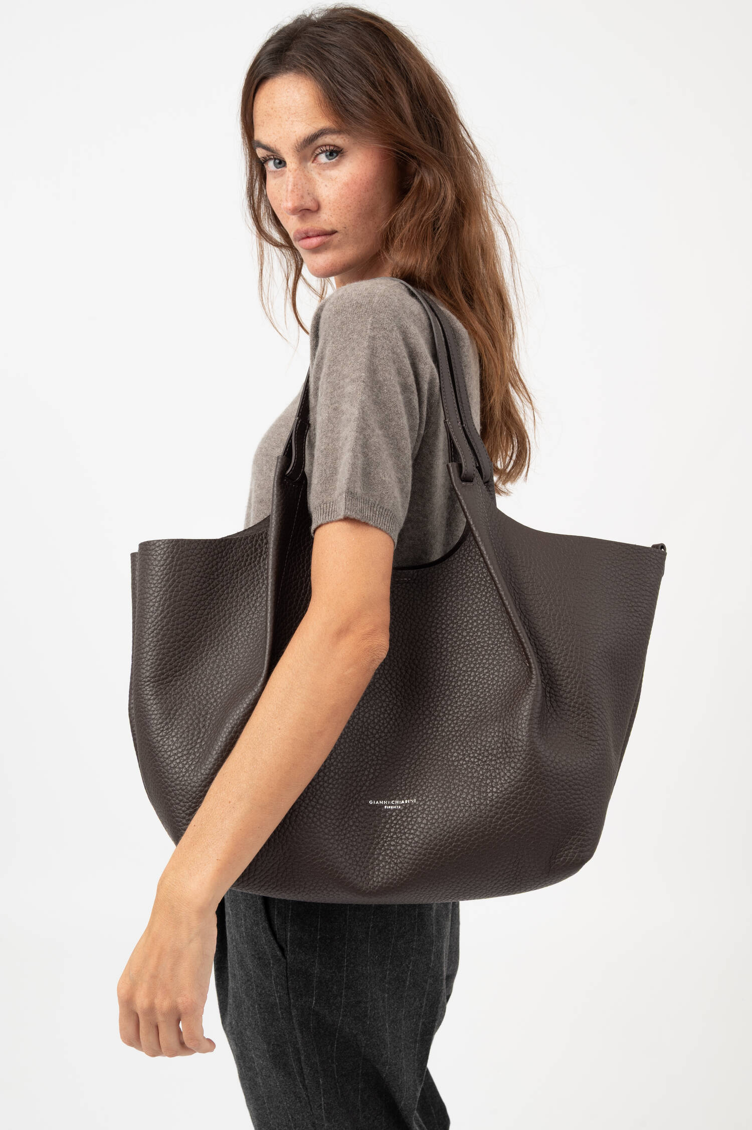 Leder-Shopper mit Pochette DUA in Braun