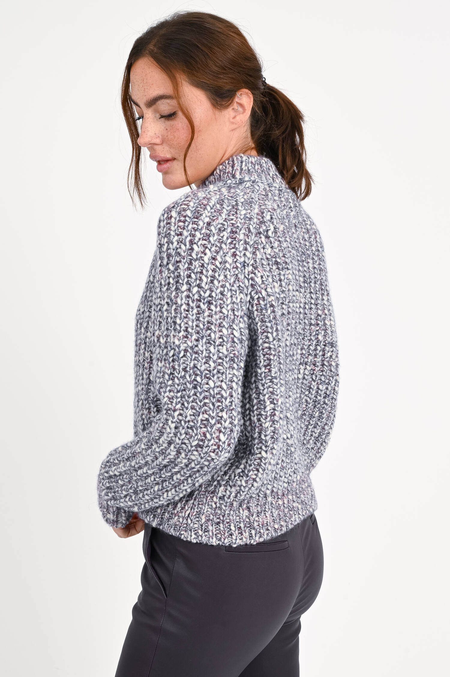 Strickpullover aus Woll-Mix in Grauviolett meliert