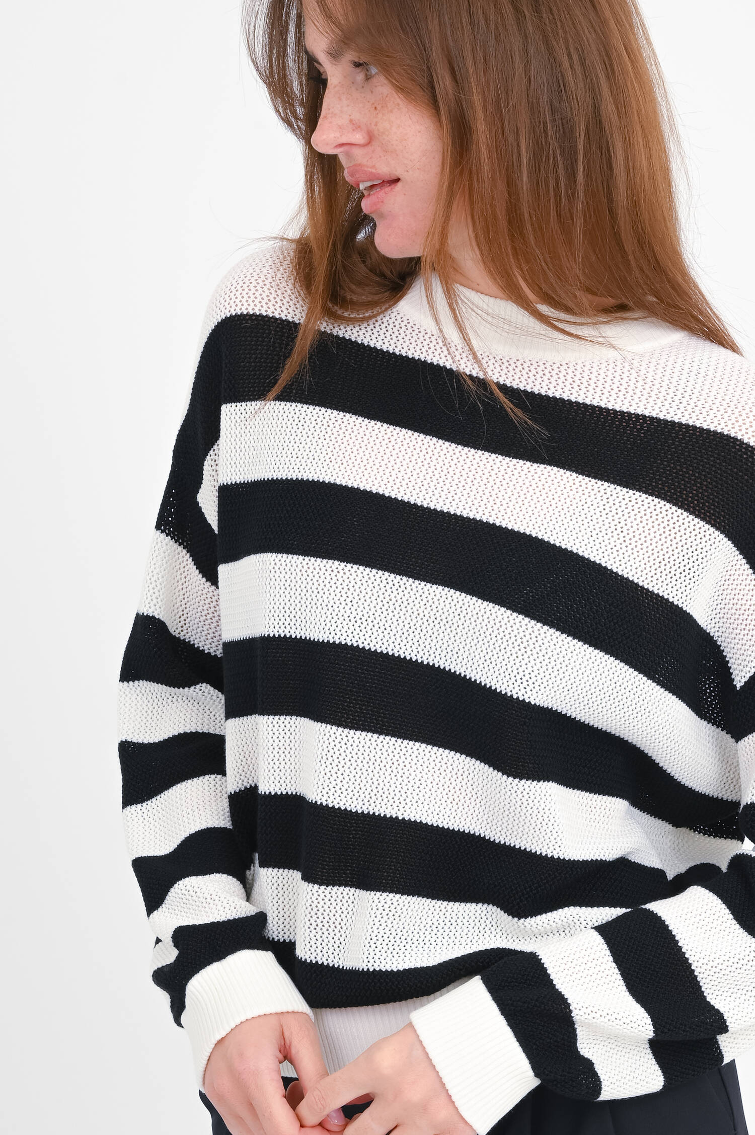 Gestreifter Pullover in Schwarz/Weiß